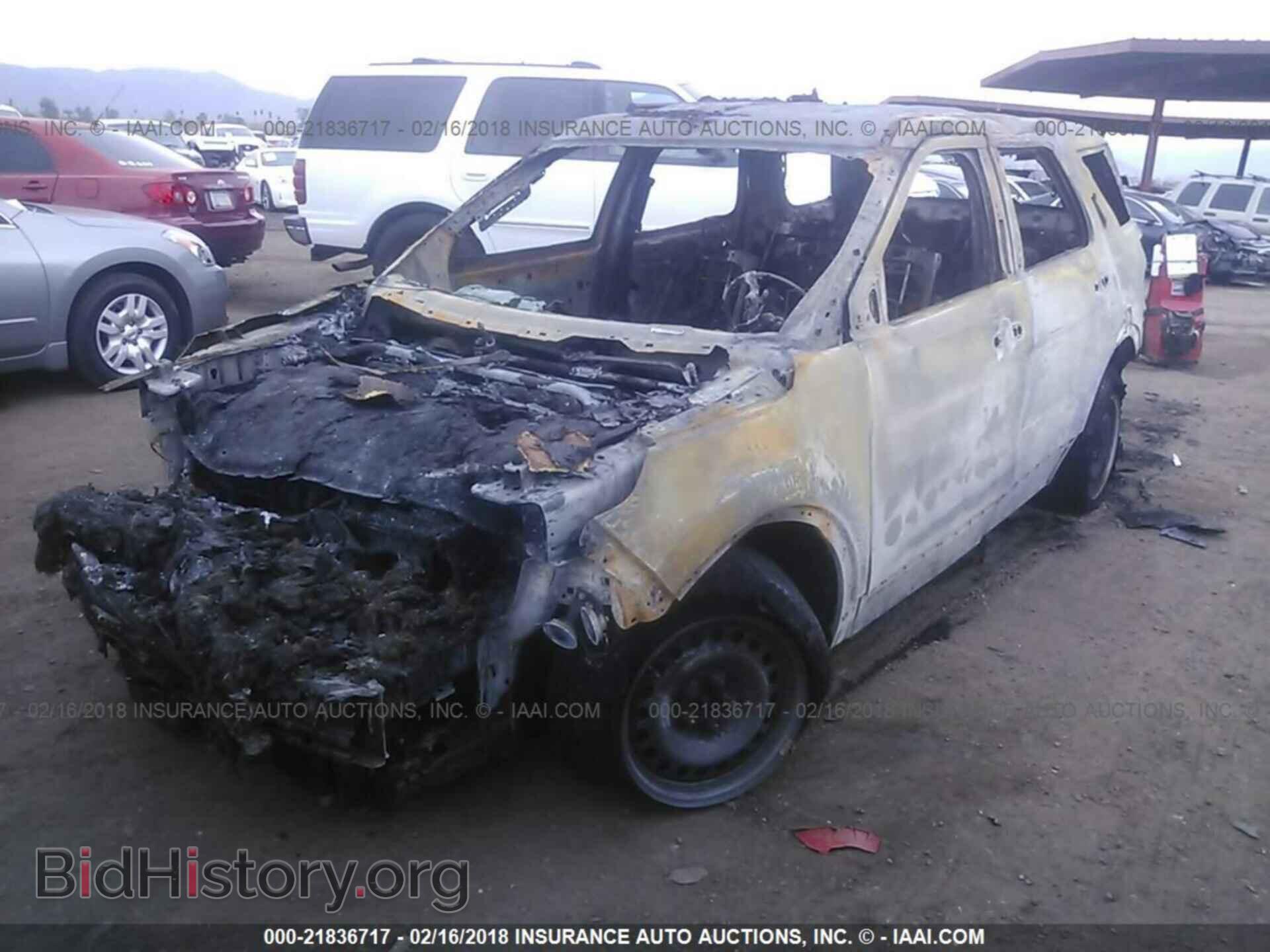 2011 Ford Explorer - VIN: 1FMHK7B83BGA65617 - Фото 2