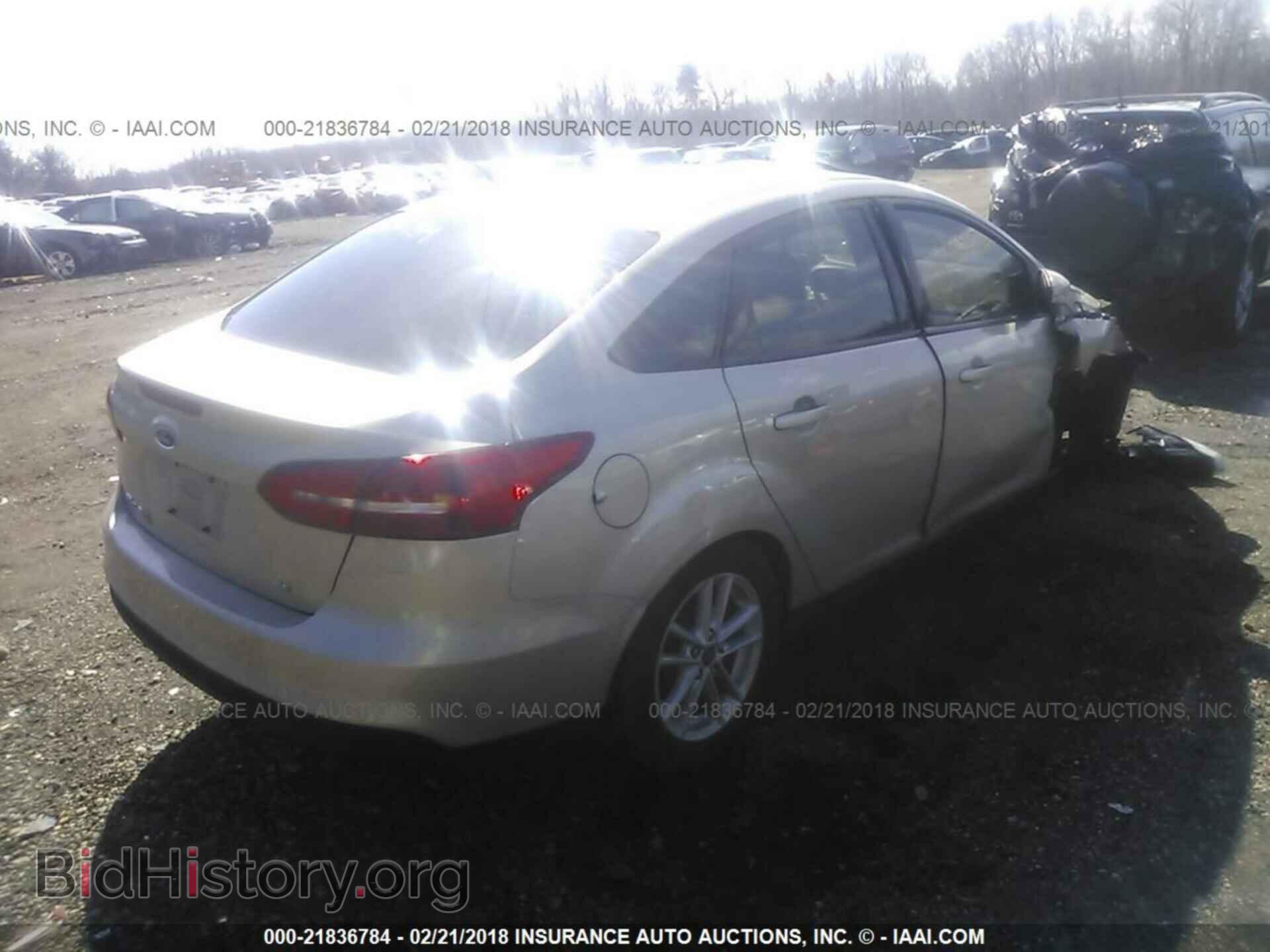2017 Ford Focus - VIN: 1FADP3F24HL208731 - Photo 4