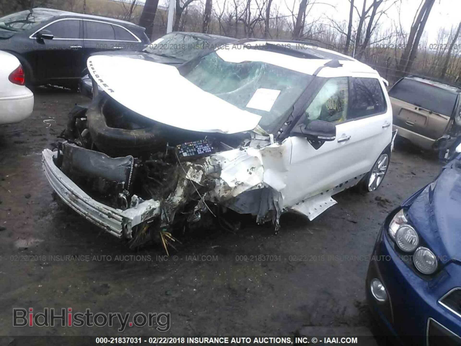 2013 Ford Explorer - VIN: 1FM5K8GT3DGB29244 - Photo 2