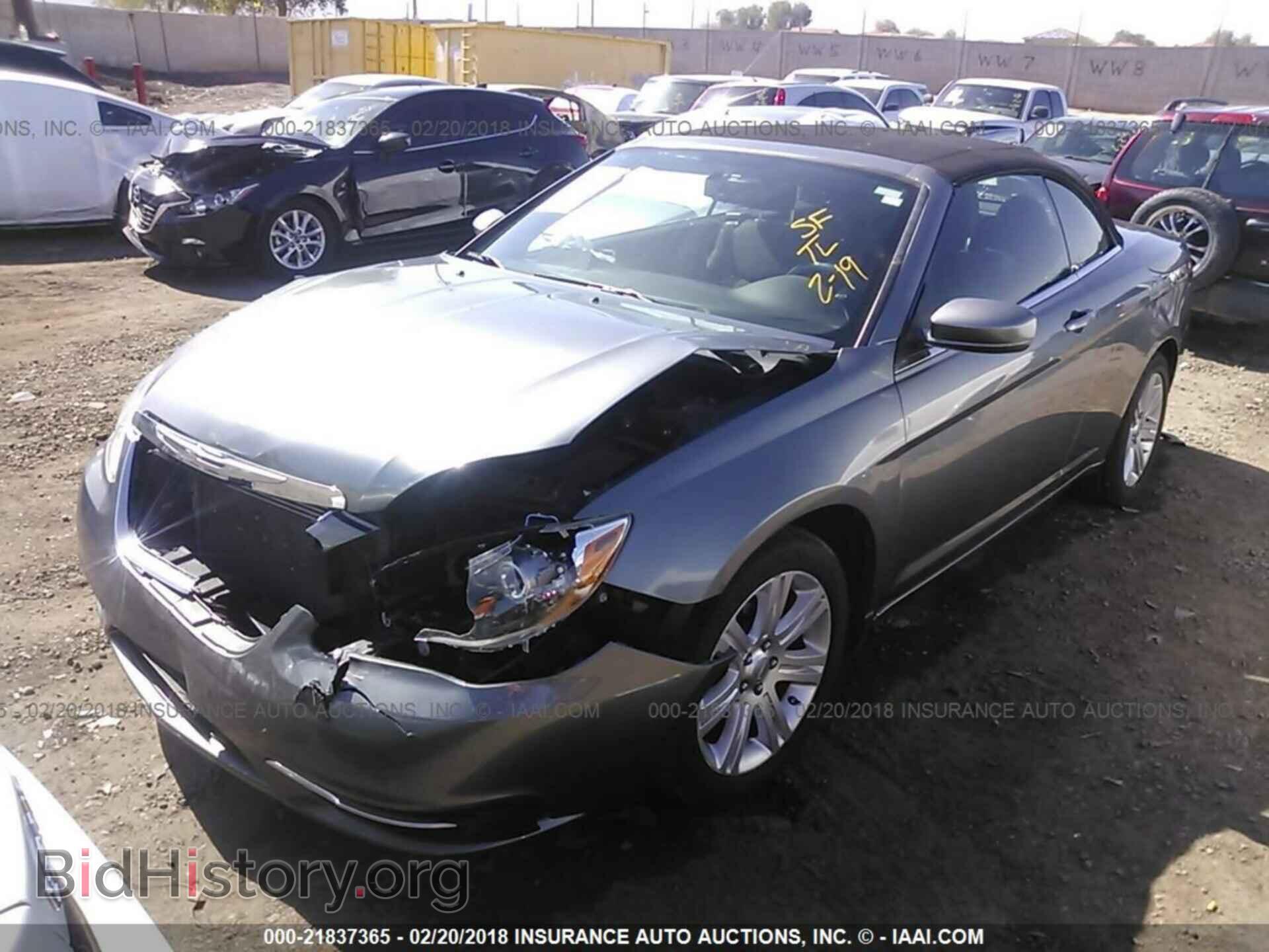 2011 Chrysler 200 - VIN: 1C3BC2EG4BN620393 - Photo 2