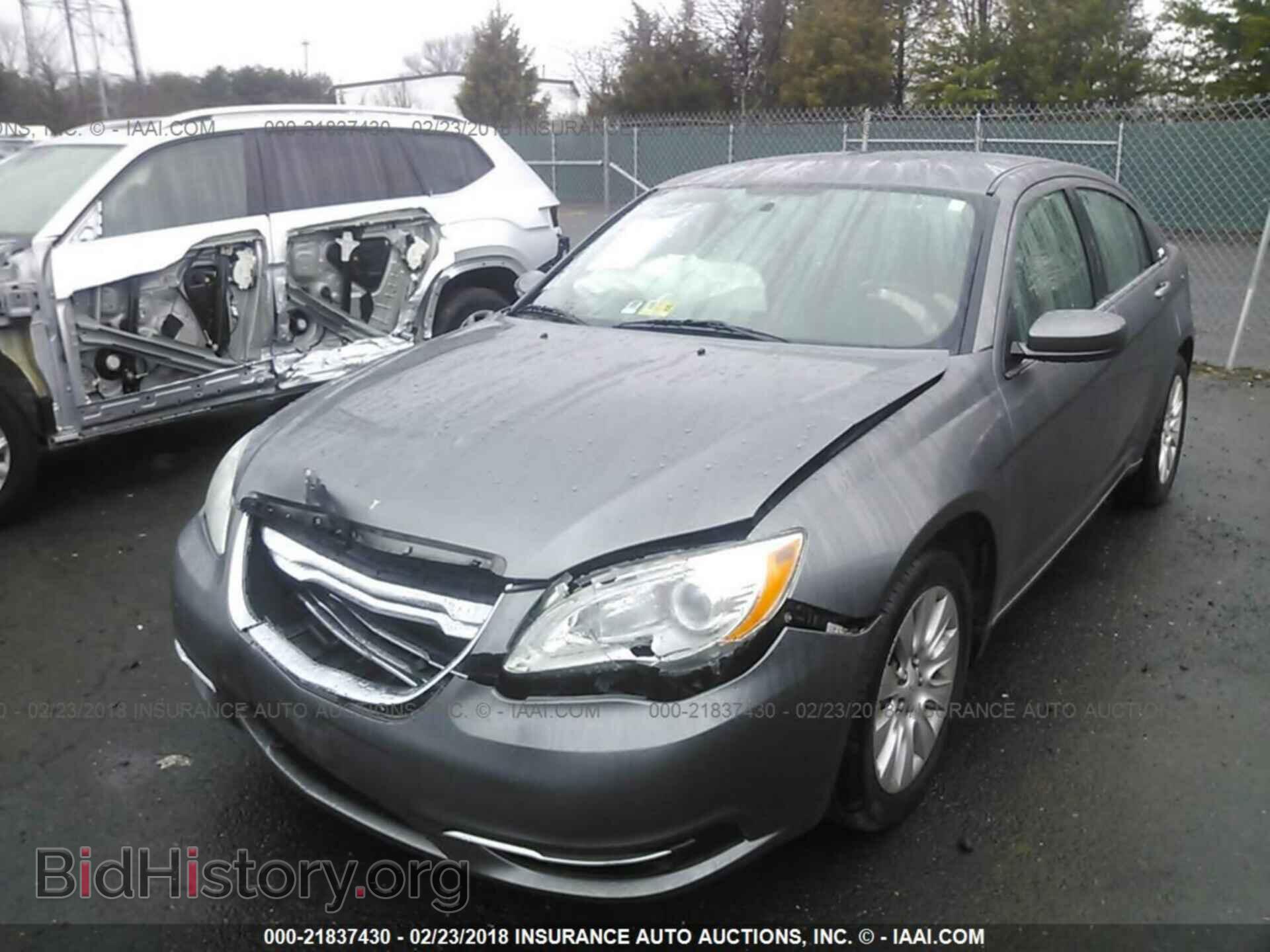2012 Chrysler 200 - VIN: 1C3CCBAB7CN291723 - Фото 2