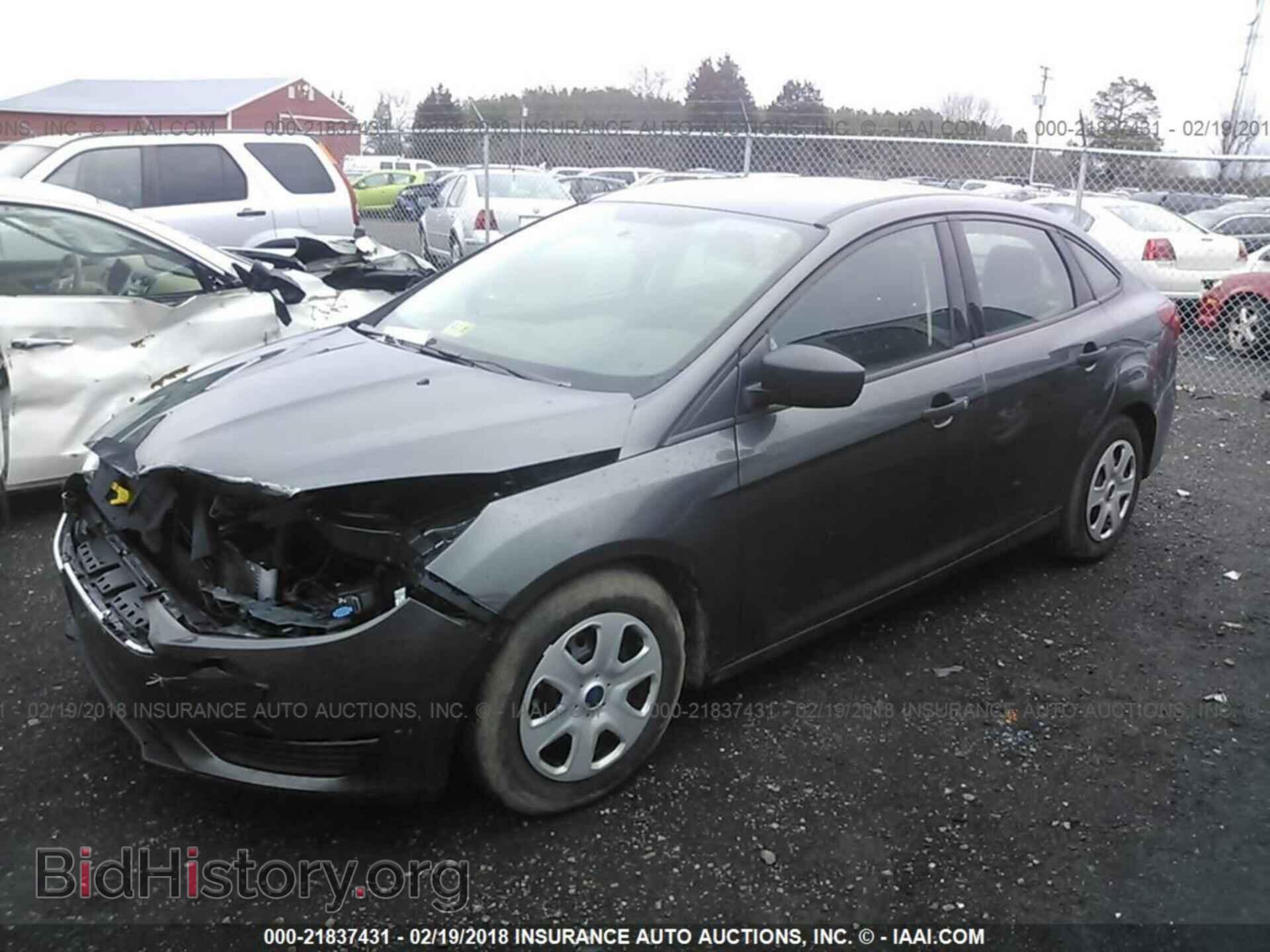 2017 Ford Focus - VIN: 1FADP3E23HL208978 - Photo 2