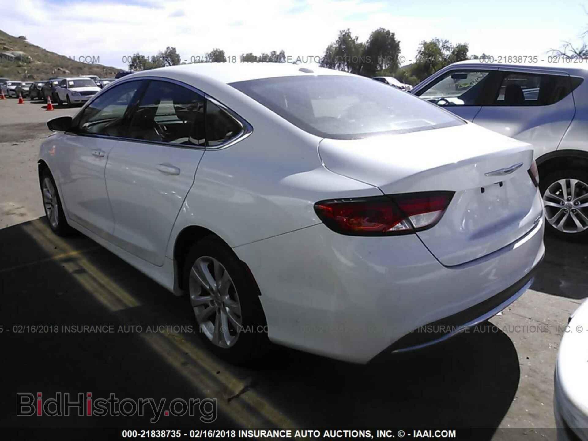2015 Chrysler 200 - VIN: 1C3CCCAB2FN719952 - Photo 3
