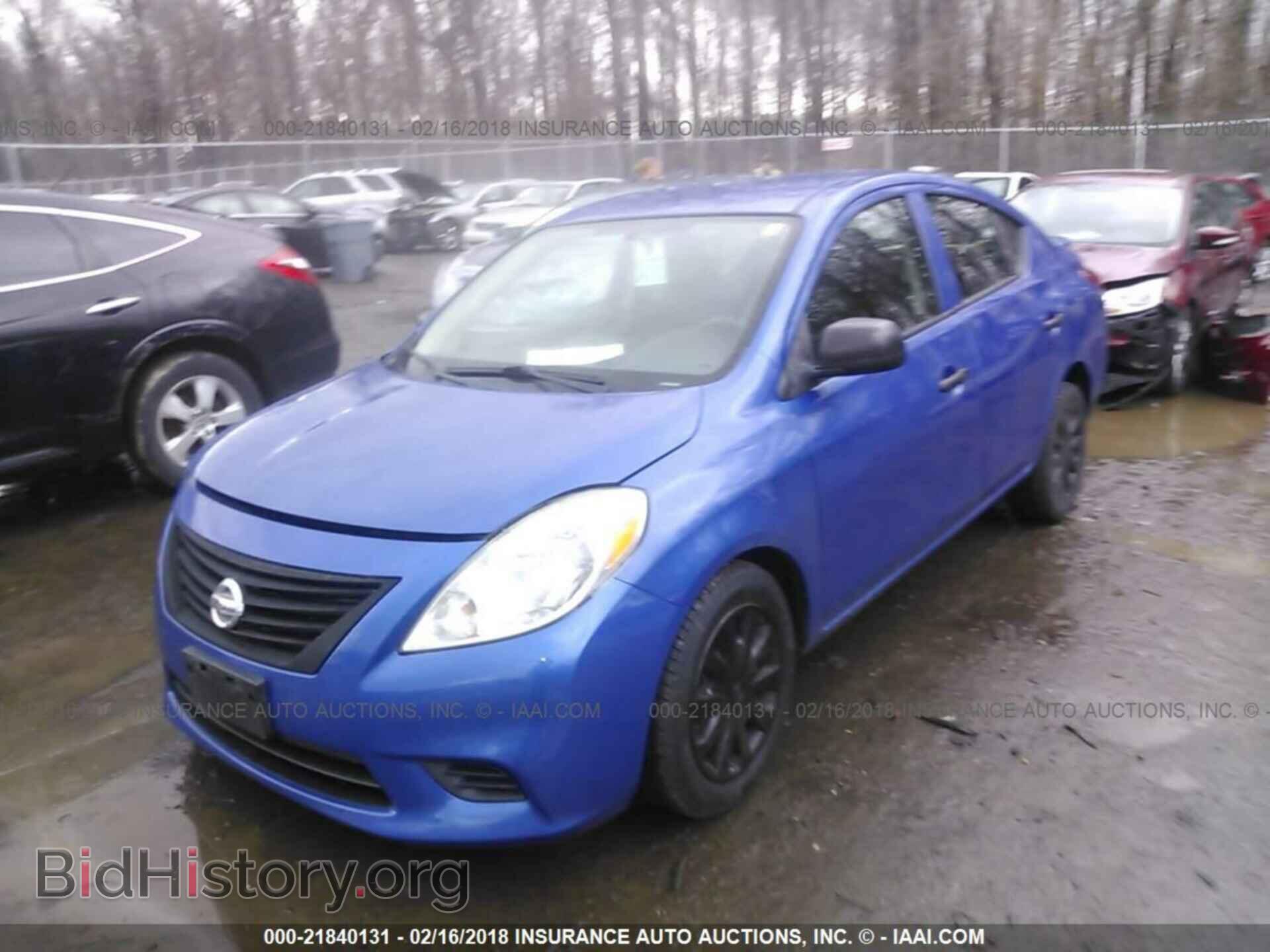 2014 Nissan Versa - VIN: 3N1CN7AP2EL855105 - Фото 2