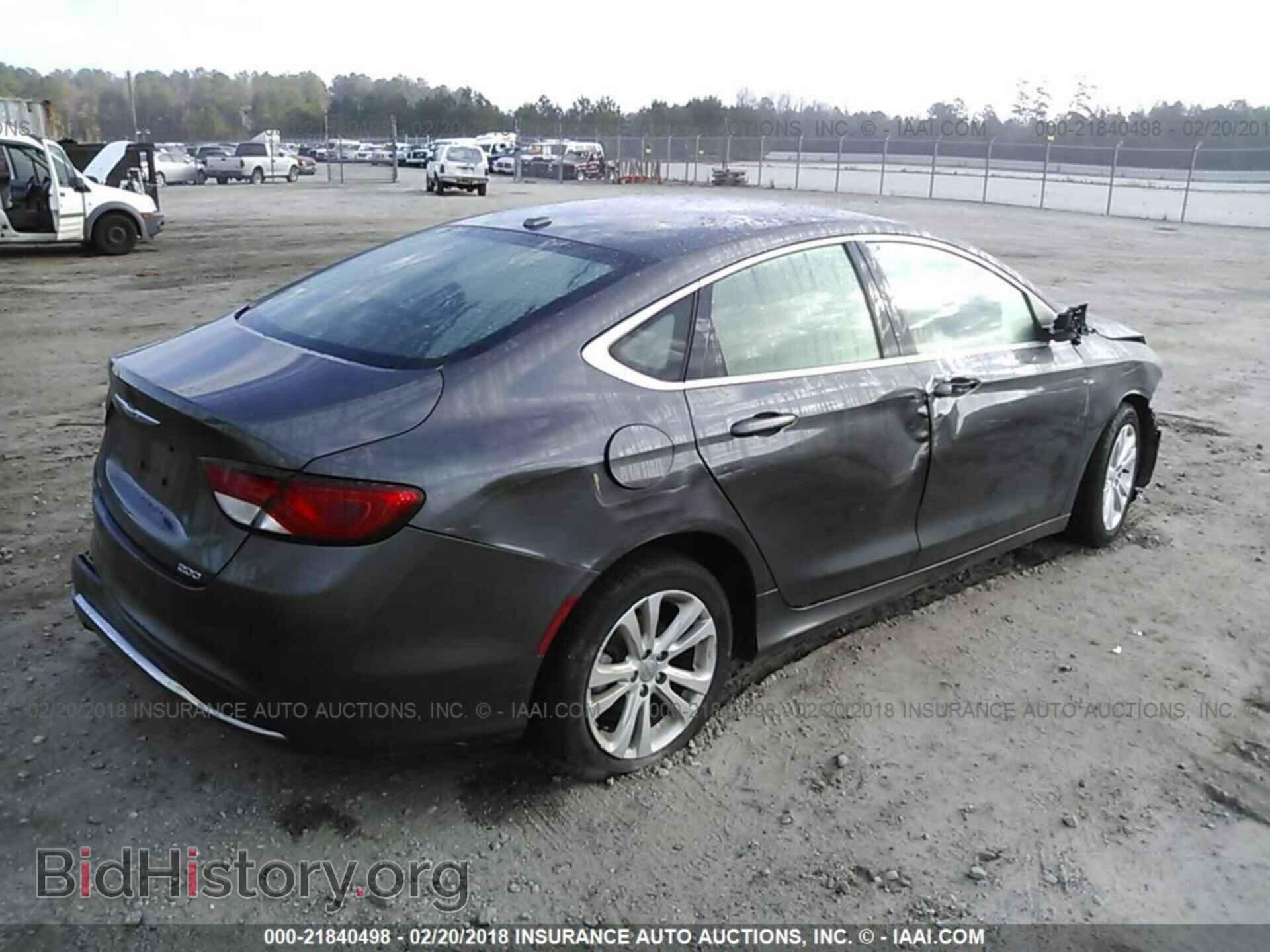2015 Chrysler 200 - VIN: 1C3CCCAB5FN660704 - Photo 4