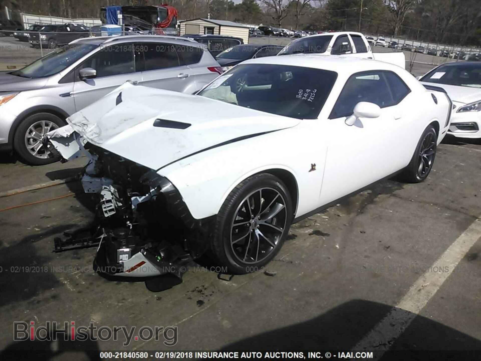 2018 Dodge Challenger - VIN: 2C3CDZFJ0JH219225 - Photo 2