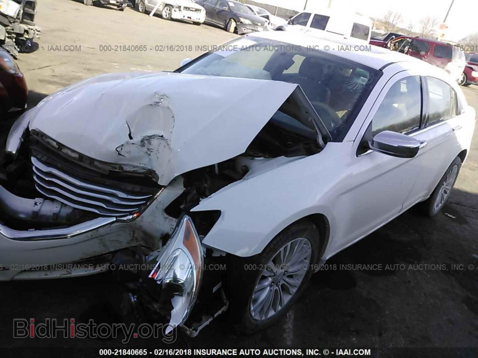 2011 Chrysler 200 - VIN: 1C3BC2FG1BN572026 - Photo 2