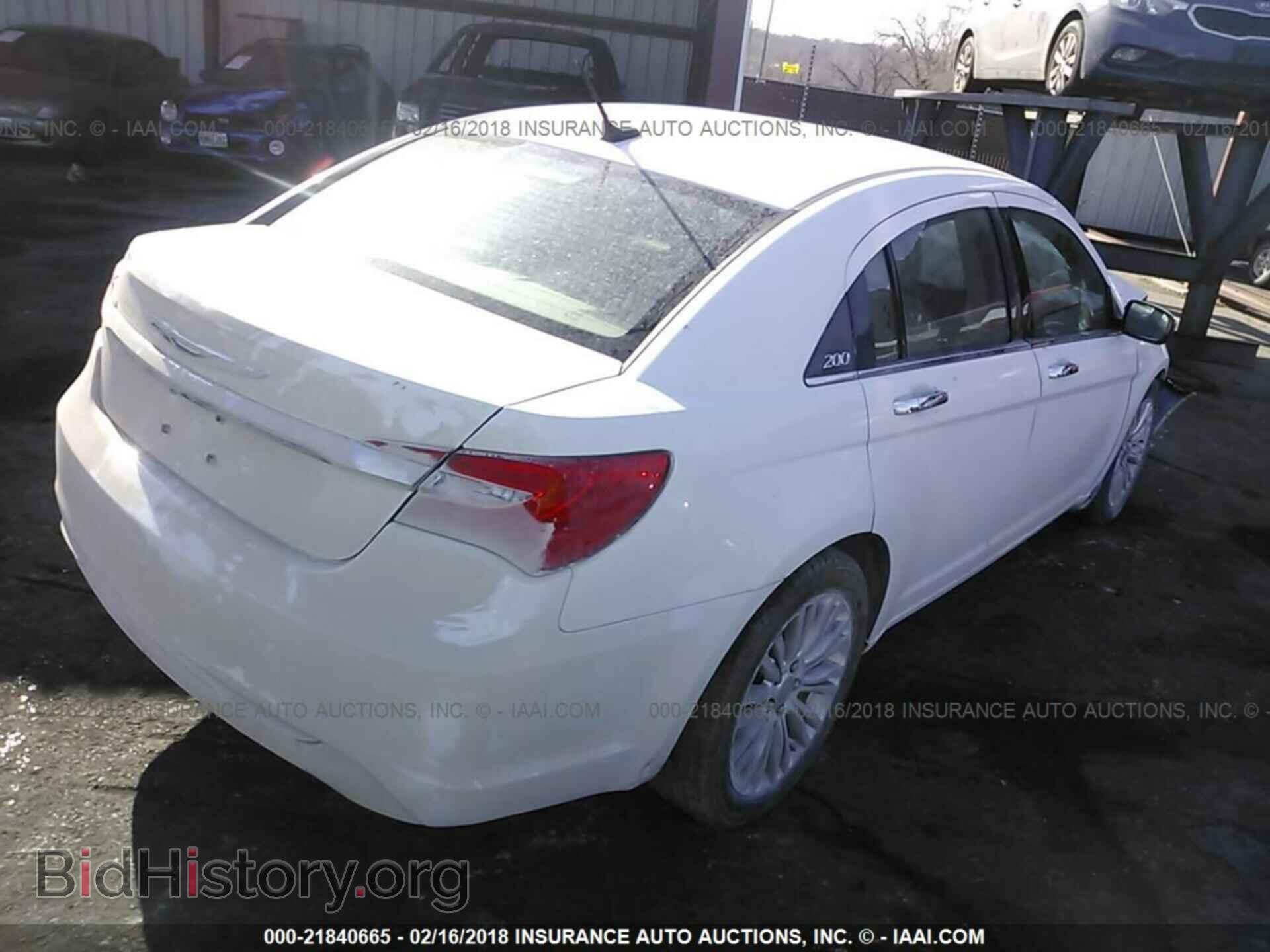 2011 Chrysler 200 - VIN: 1C3BC2FG1BN572026 - Photo 4
