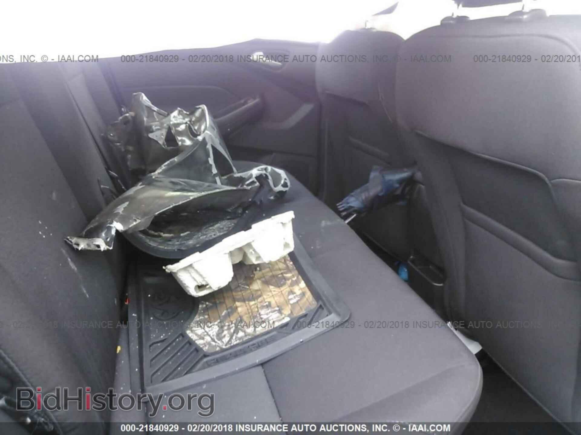 2017 Ford Focus - VIN: 1FADP3F29HL330923 - Photo 8