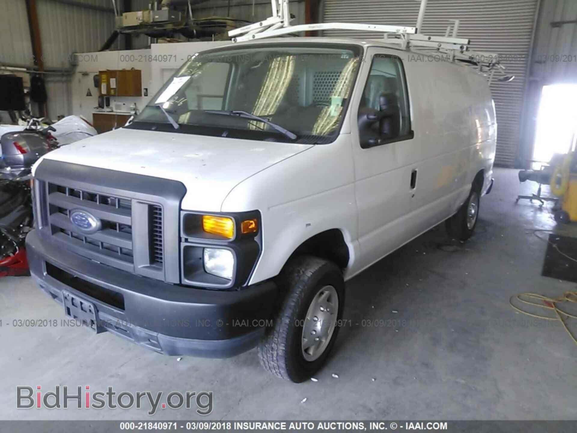 2011 Ford Econoline - VIN: 1FTNE1EW4BDA61812 - Фото 2