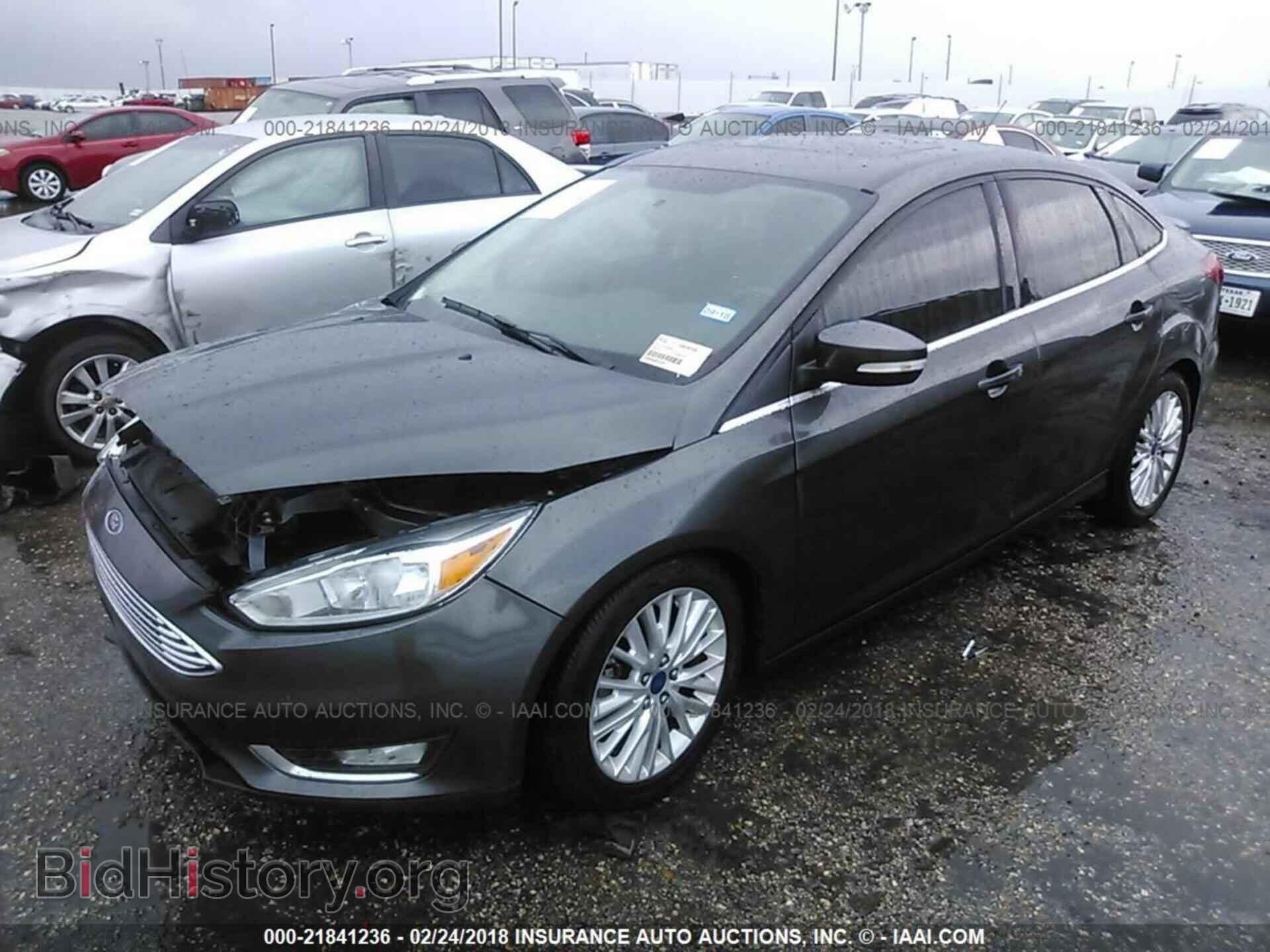 2015 Ford Focus - VIN: 1FADP3J23FL299530 - Photo 2