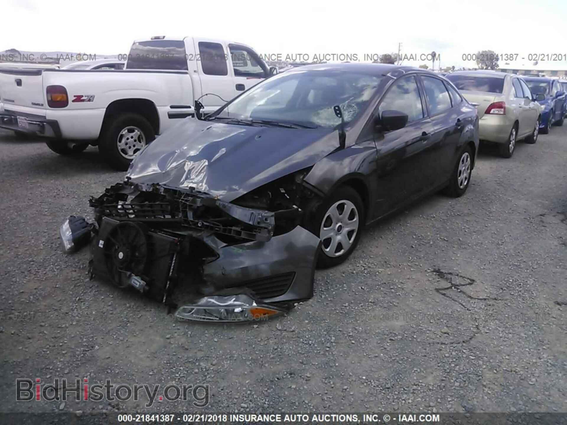 2016 Ford Focus - VIN: 1FADP3E28GL254269 - Фото 2