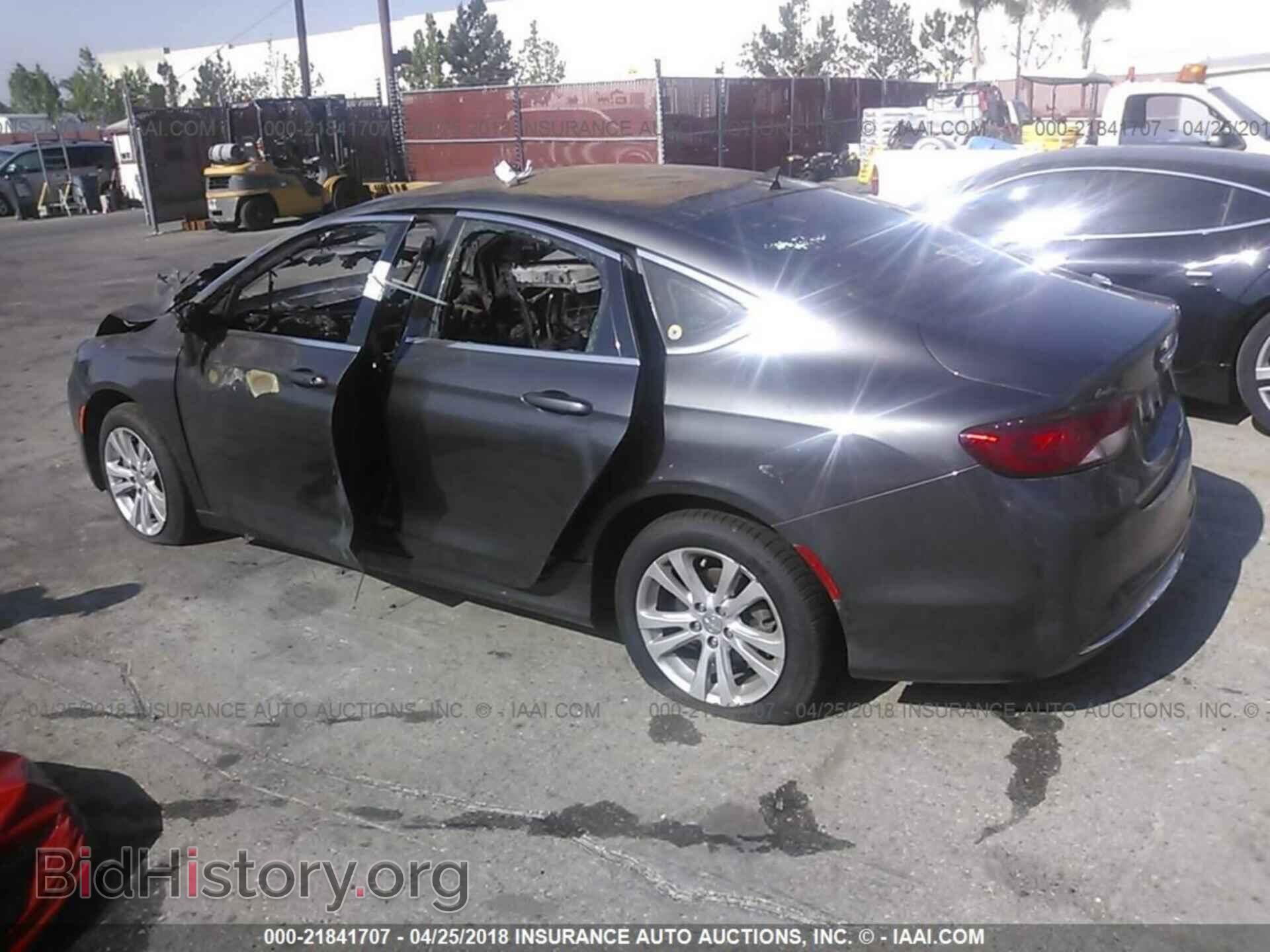 2015 Chrysler 200 - VIN: 1C3CCCAB0FN635595 - Photo 3