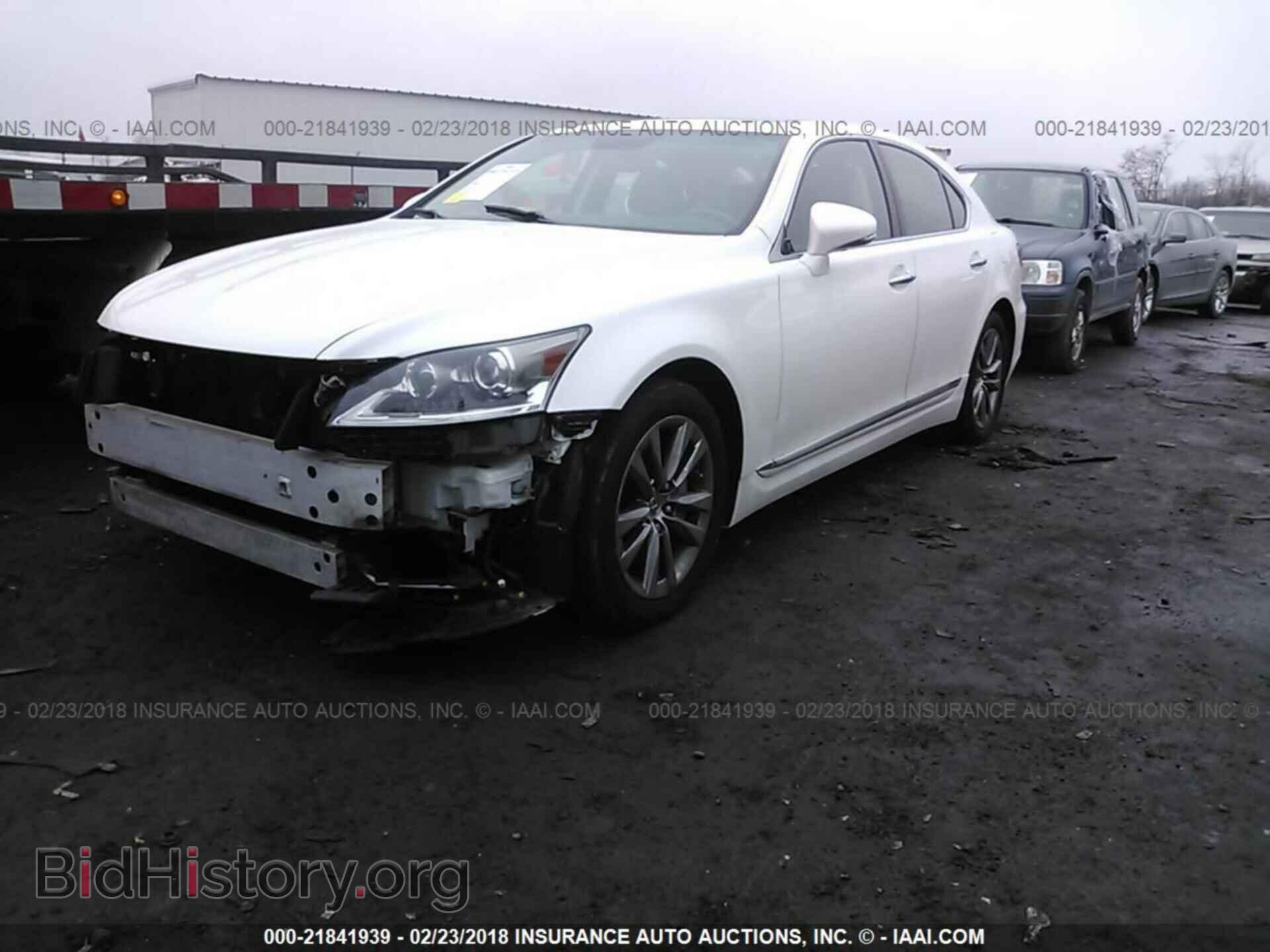 2014 Lexus Ls - VIN: JTHCL5EFXE5019713 - Фото 2