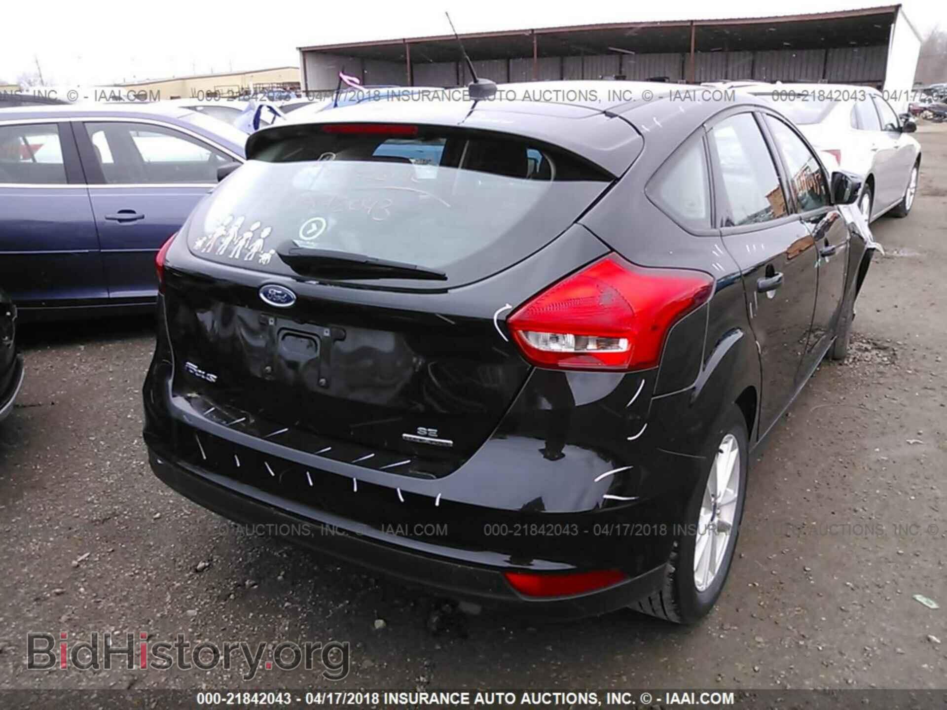 2015 Ford Focus - VIN: 1FADP3K2XFL218361 - Photo 4