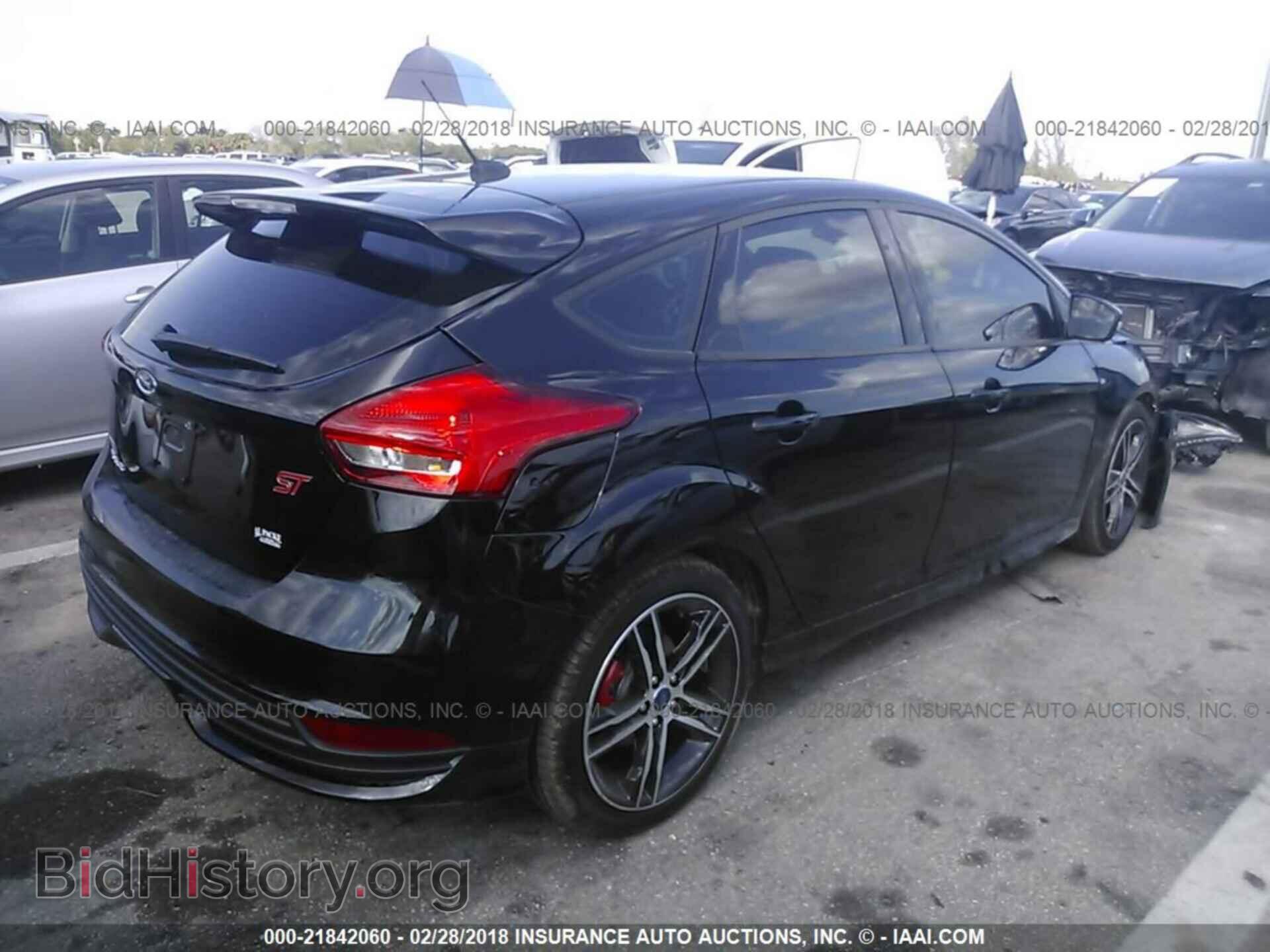 2018 Ford Focus - VIN: 1FADP3L91JL232394 - Фото 4