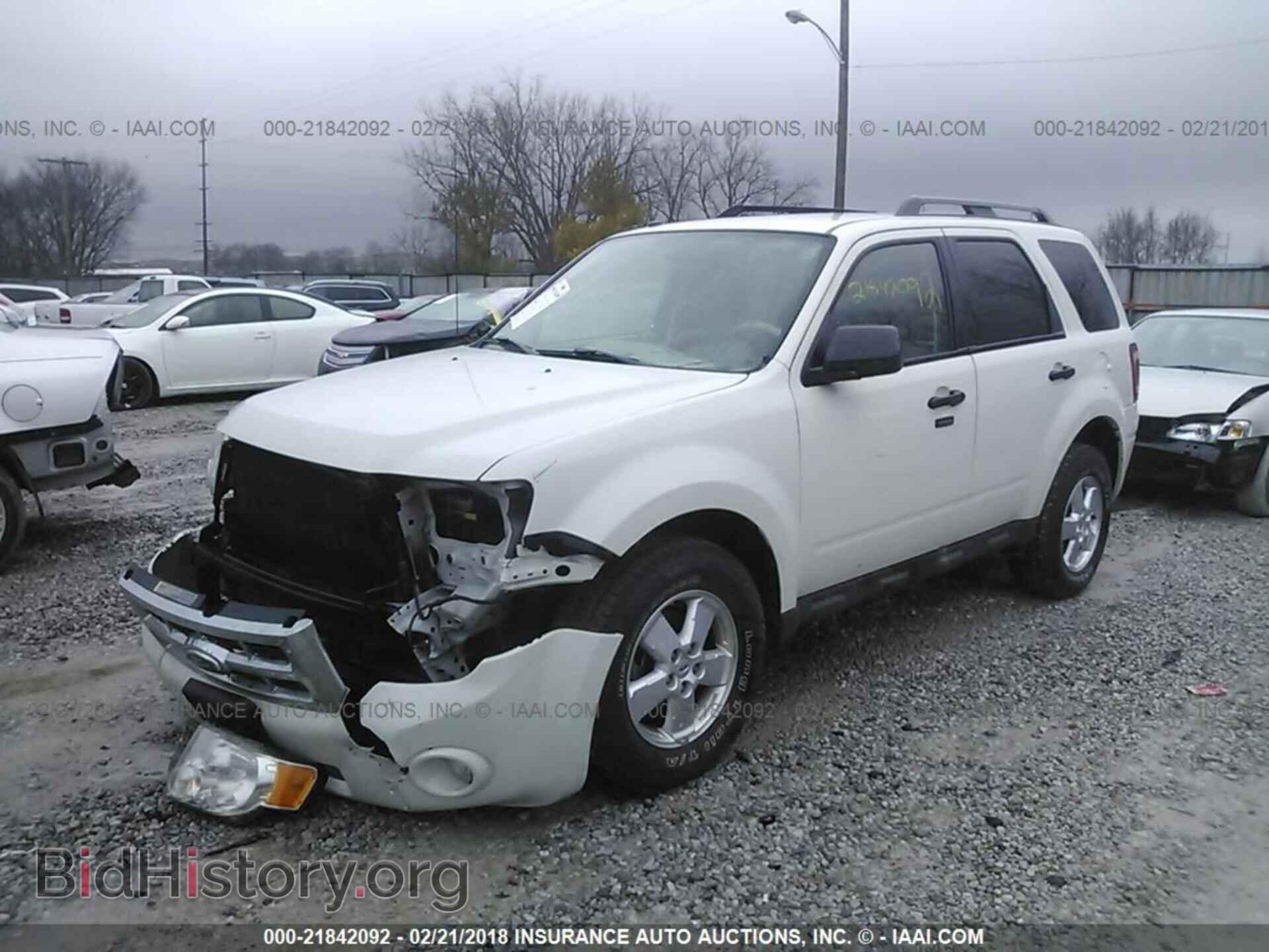 2011 Ford Escape - VIN: 1FMCU9DG4BKA20719 - Фото 2