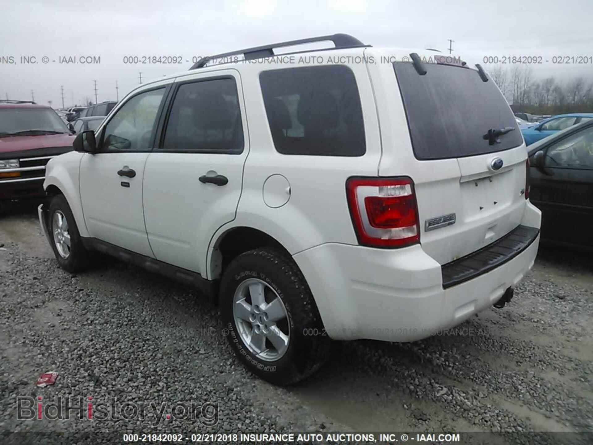 2011 Ford Escape - VIN: 1FMCU9DG4BKA20719 - Фото 3