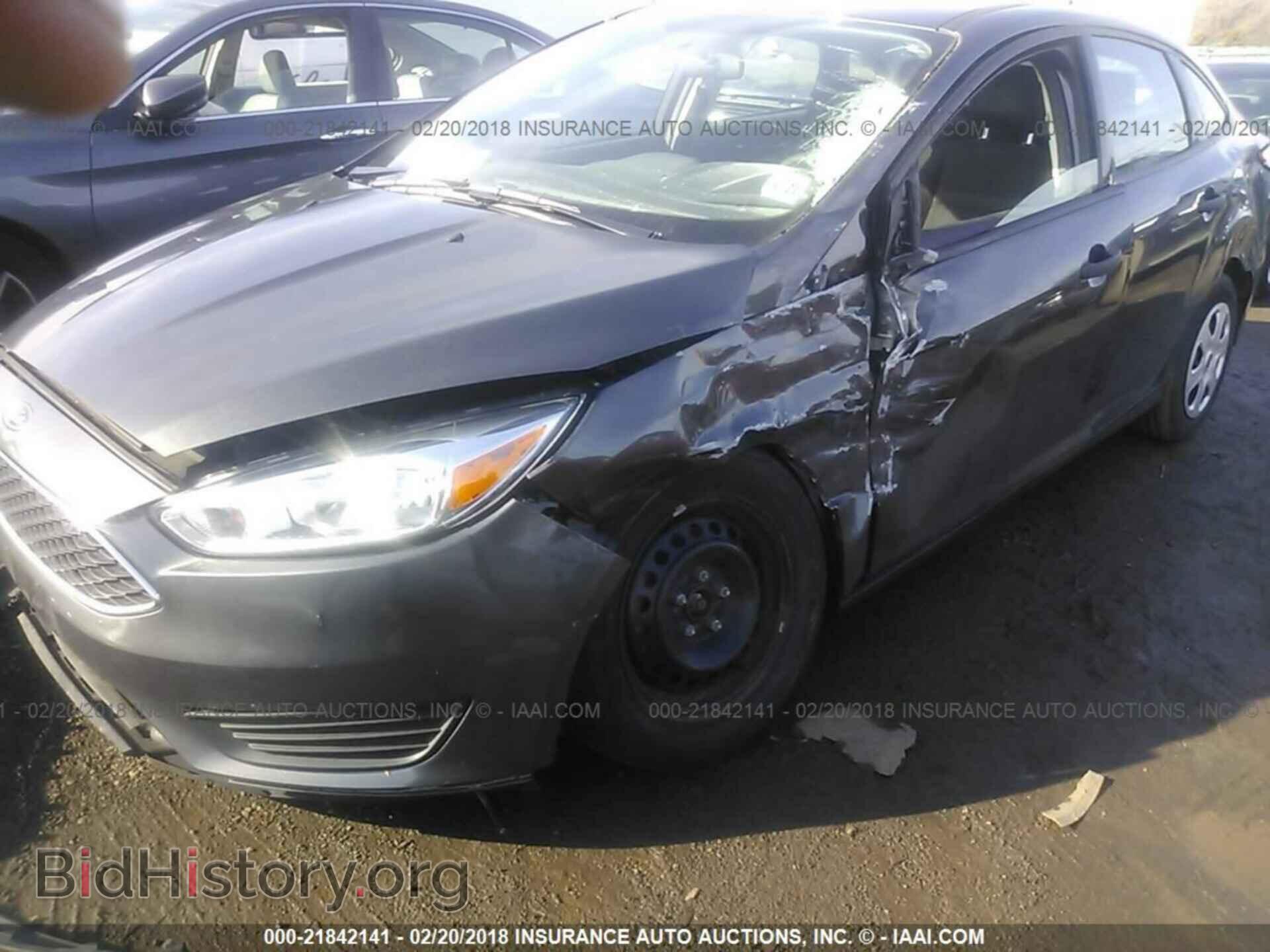 2016 Ford Focus - VIN: 1FADP3E26GL327669 - Фото 2