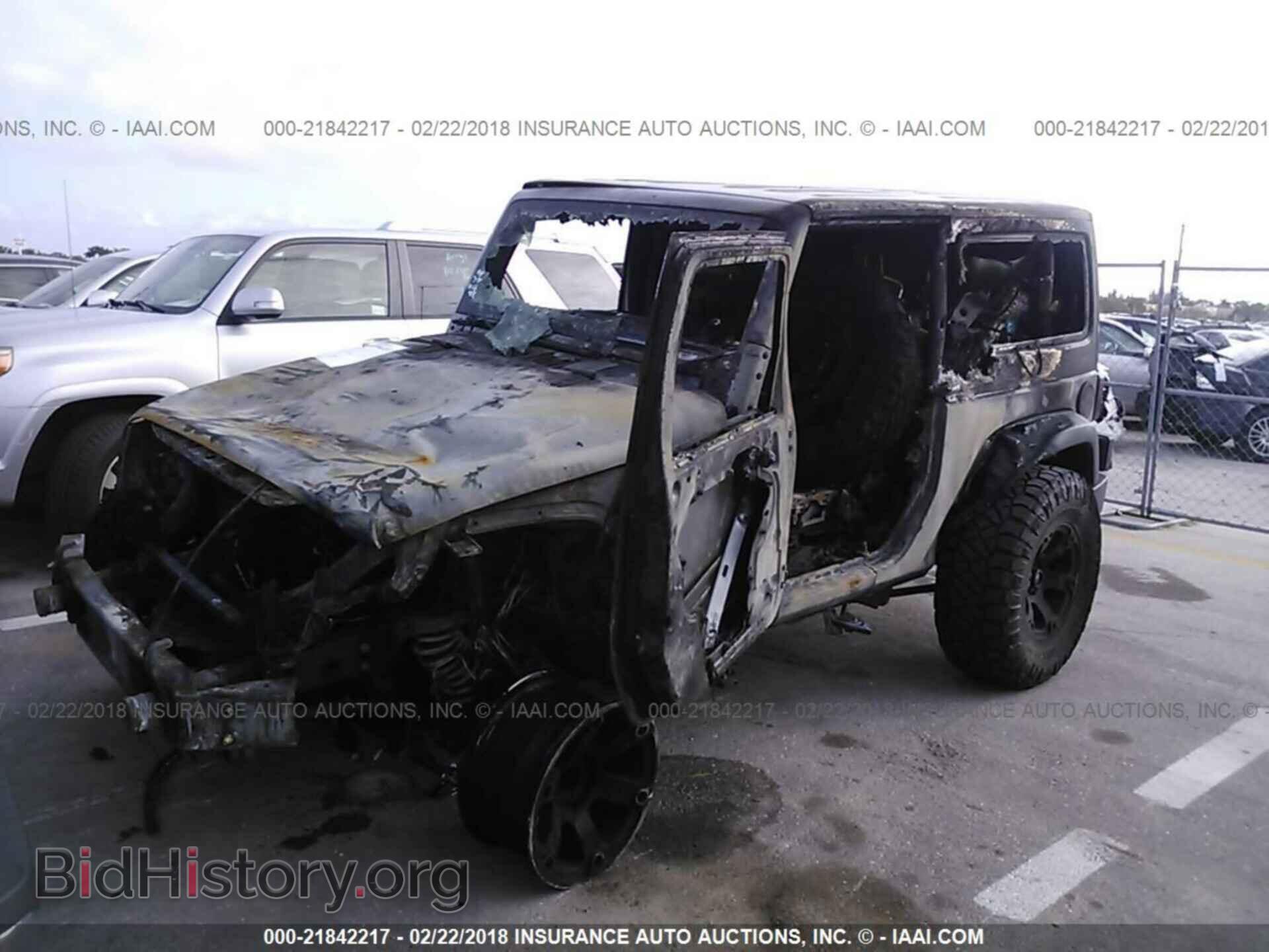 2015 Jeep Wrangler - VIN: 1C4AJWAG4FL617358 - Фото 2