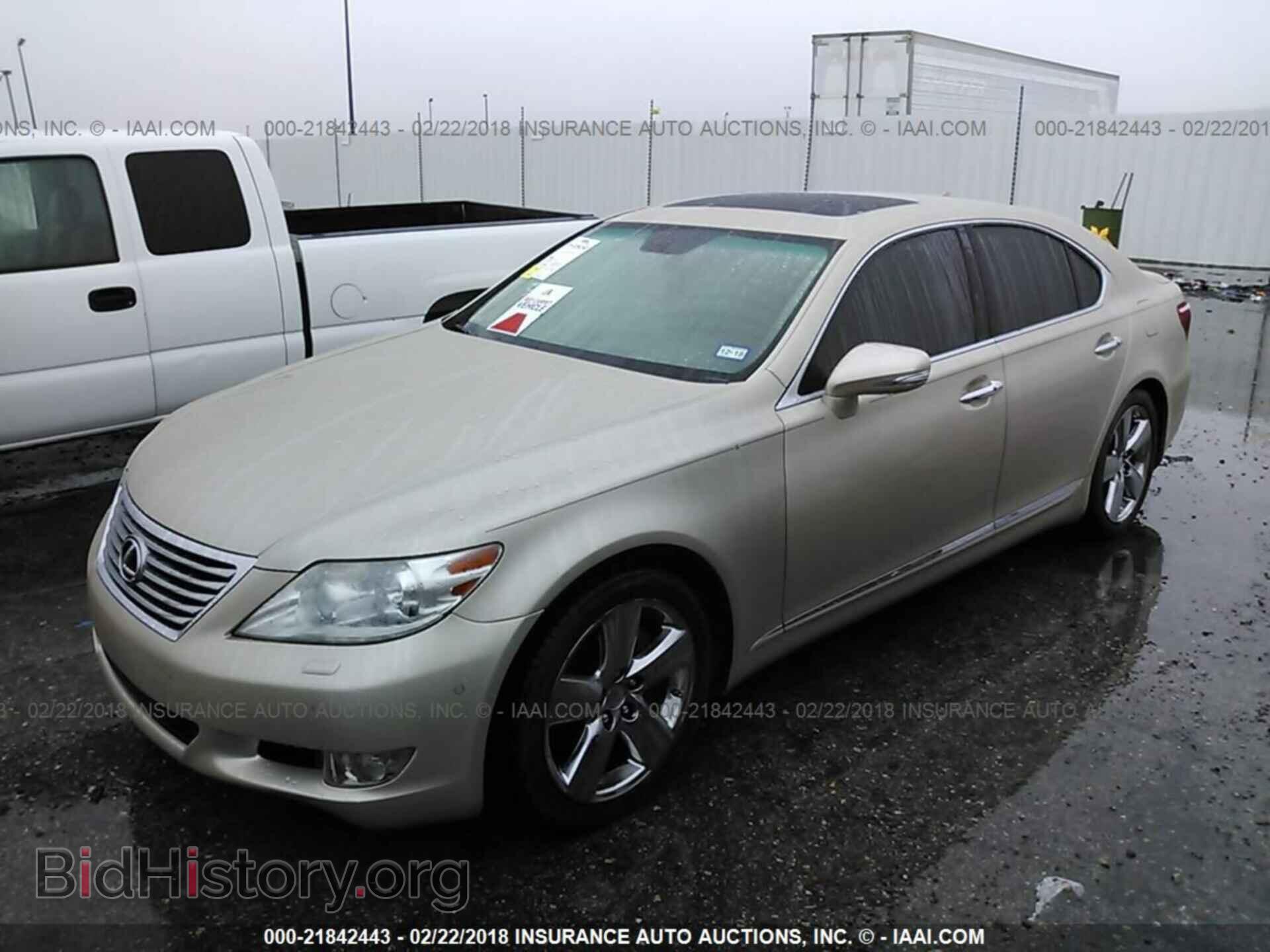 2011 Lexus Ls - VIN: JTHBL5EF1B5103930 - Photo 2