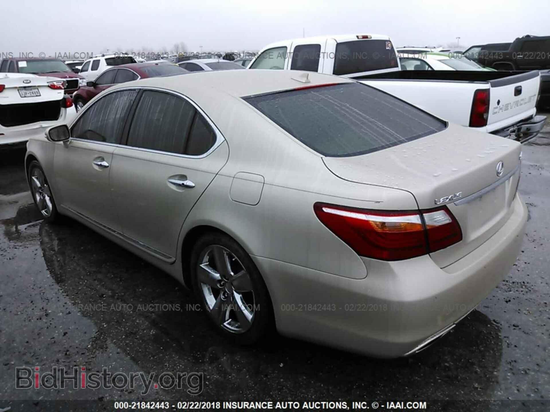 2011 Lexus Ls - VIN: JTHBL5EF1B5103930 - Photo 3