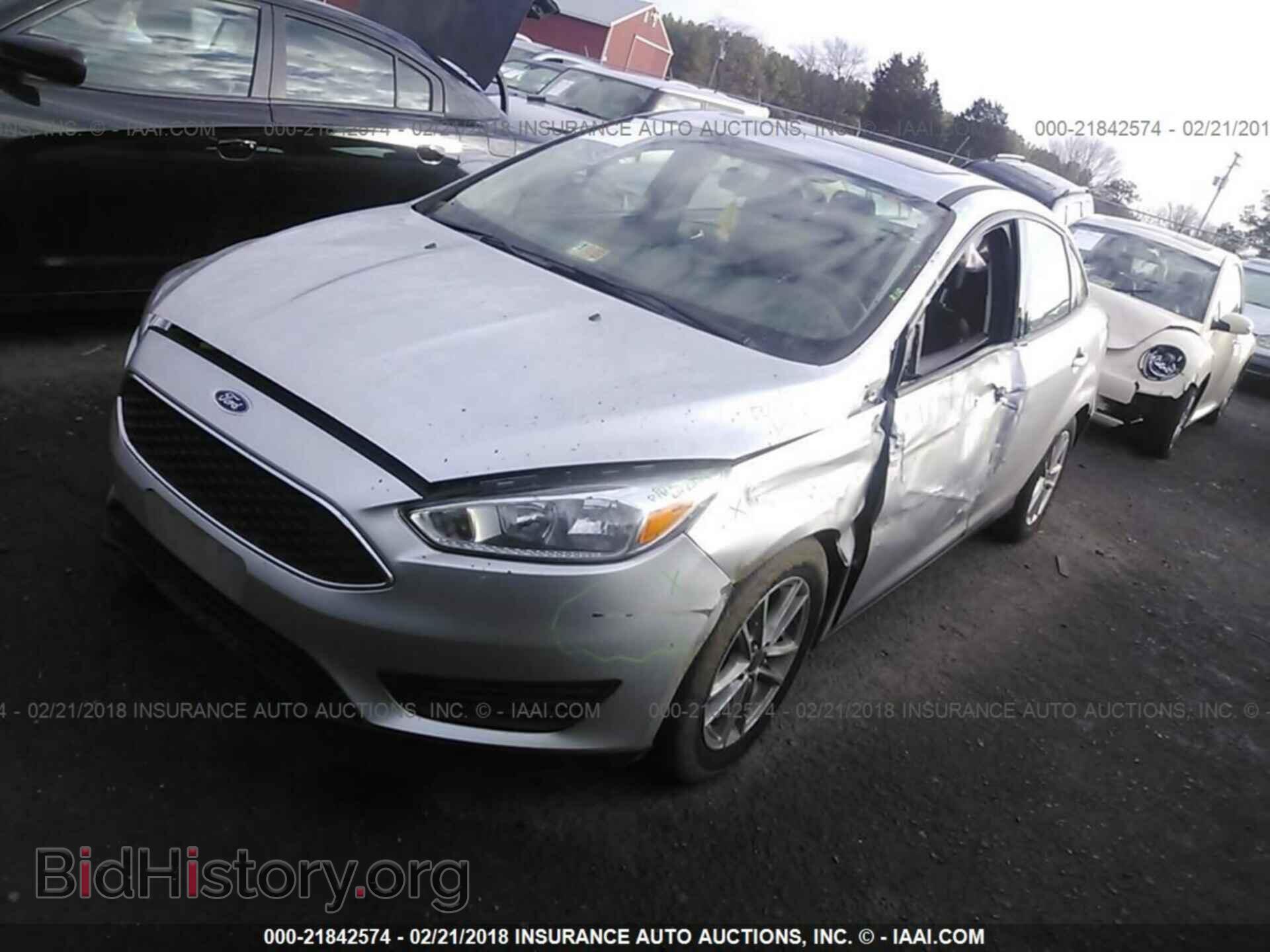 2016 Ford Focus - VIN: 1FADP3F27GL250308 - Photo 2