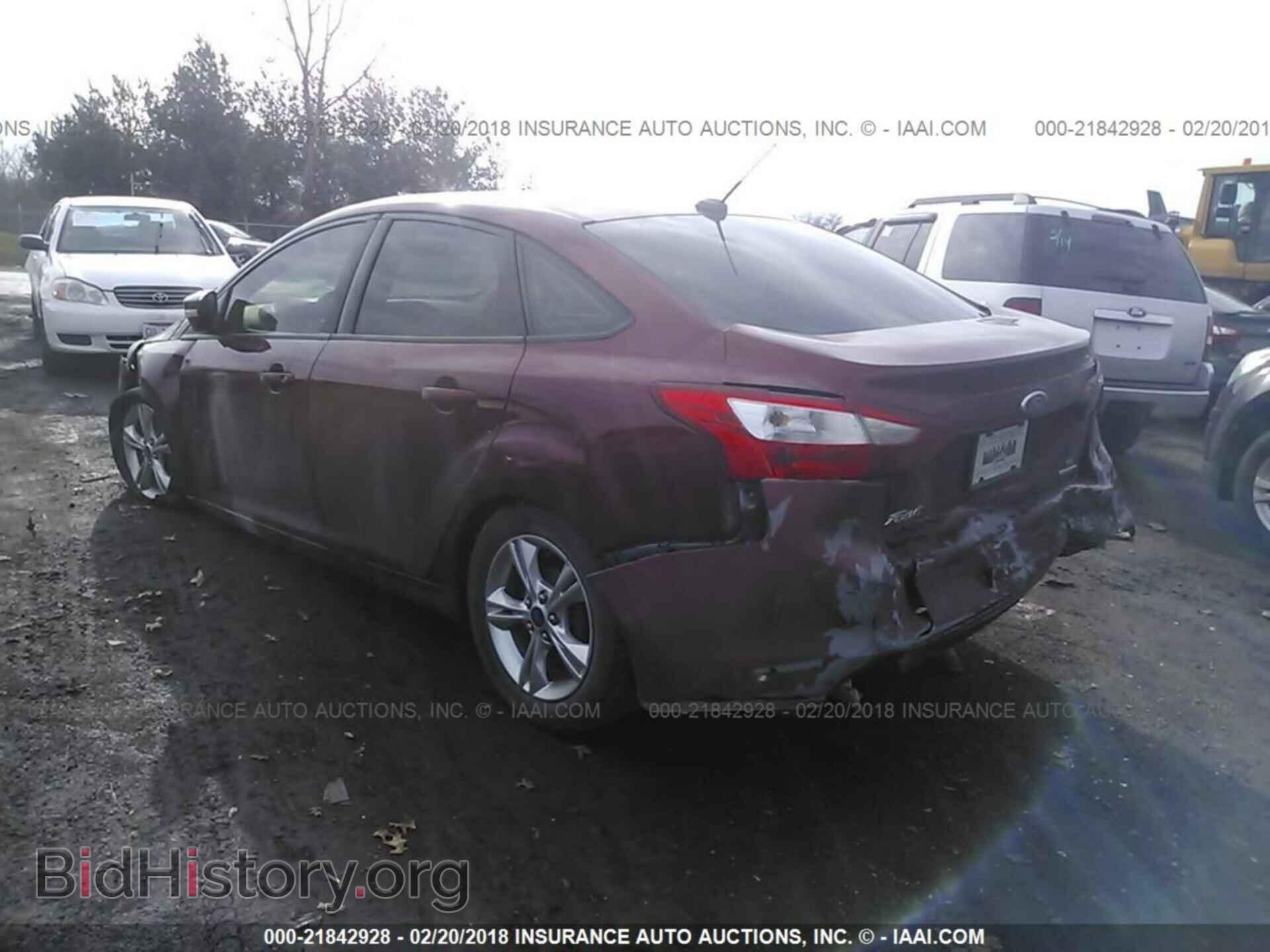 2014 Ford Focus - VIN: 1FADP3F27EL196344 - Photo 3