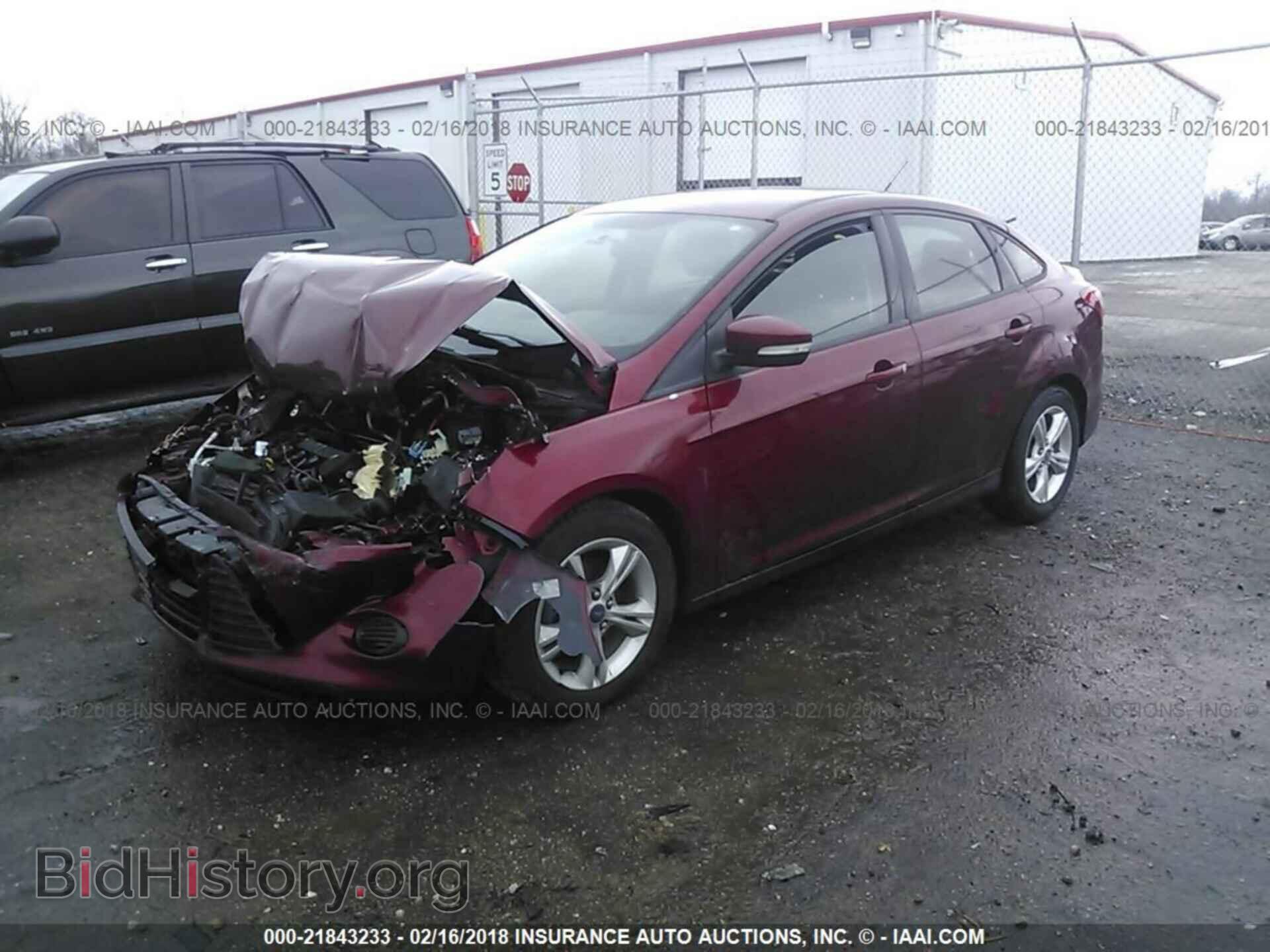 2013 Ford Focus - VIN: 1FADP3F28DL130061 - Фото 2