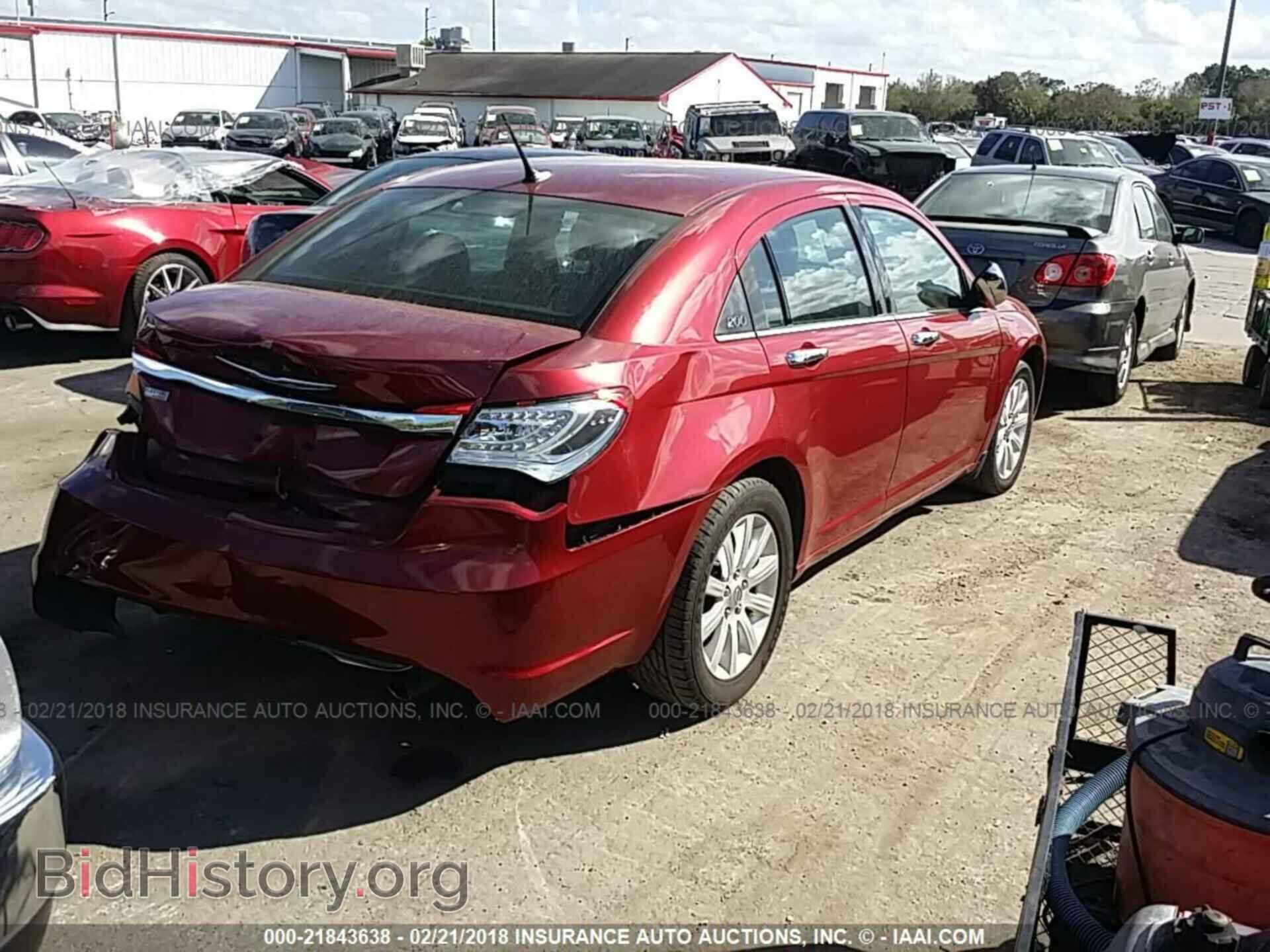 2013 Chrysler 200 - VIN: 1C3CCBCG2DN559832 - Фото 4