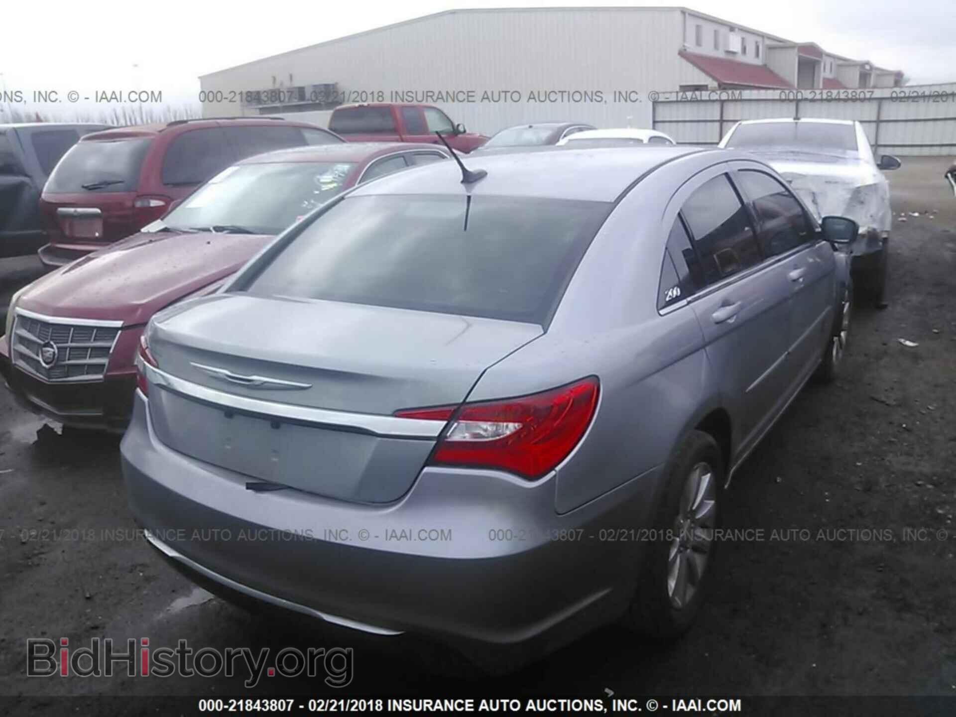 2013 Chrysler 200 - VIN: 1C3CCBBB5DN678917 - Photo 4