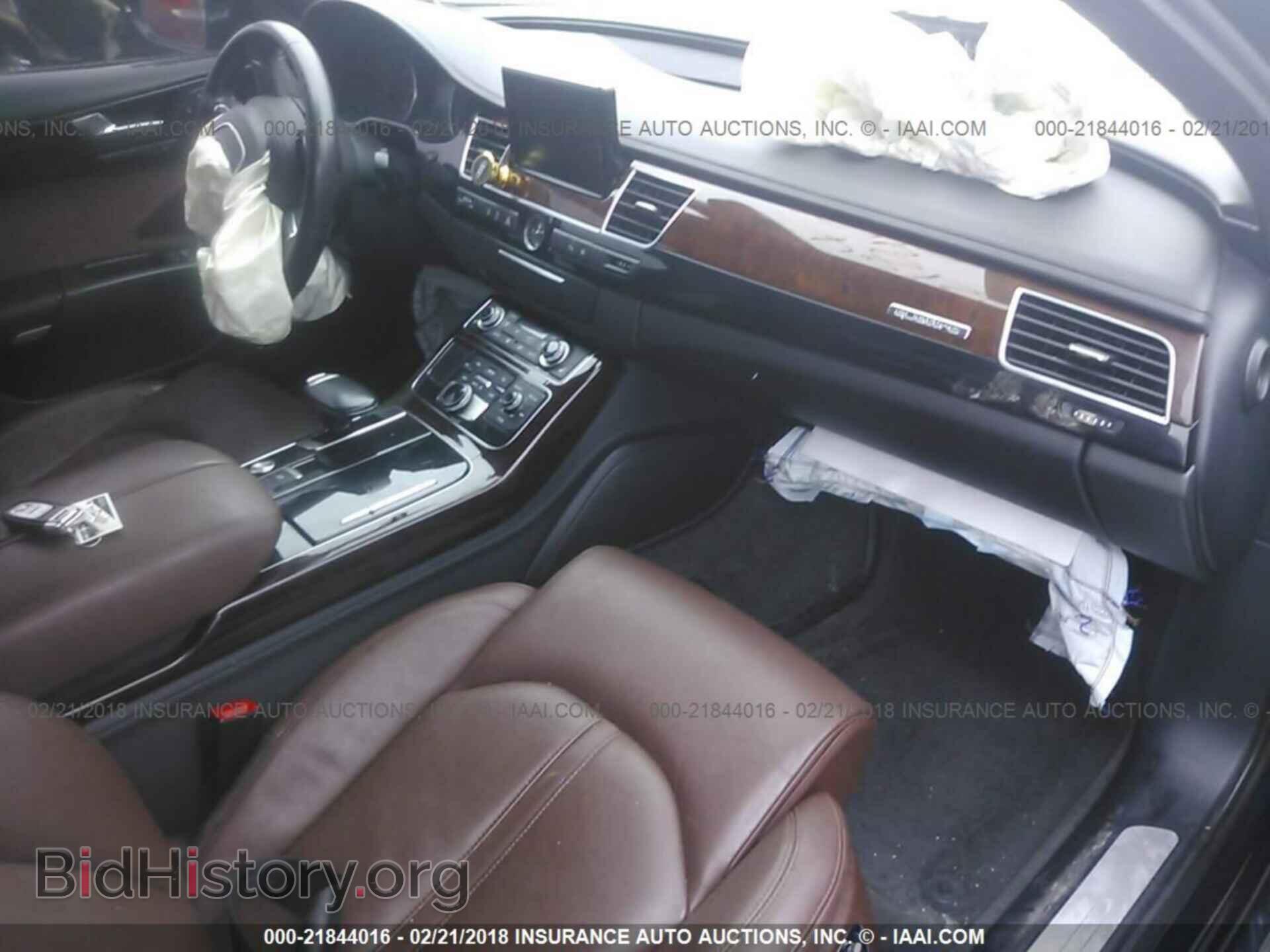 2011 Audi A8 - VIN: WAURVAFD1BN010807 - Photo 5