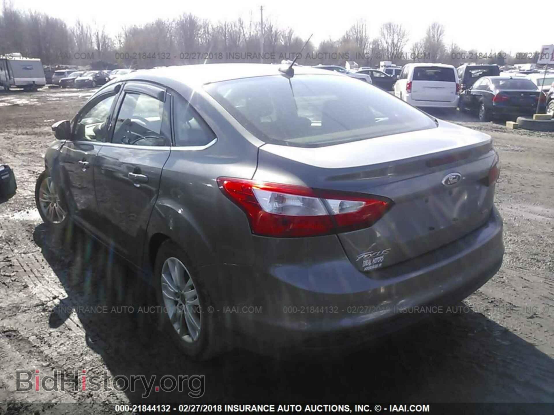 2012 Ford Focus - VIN: 1FAHP3H26CL176288 - Photo 3