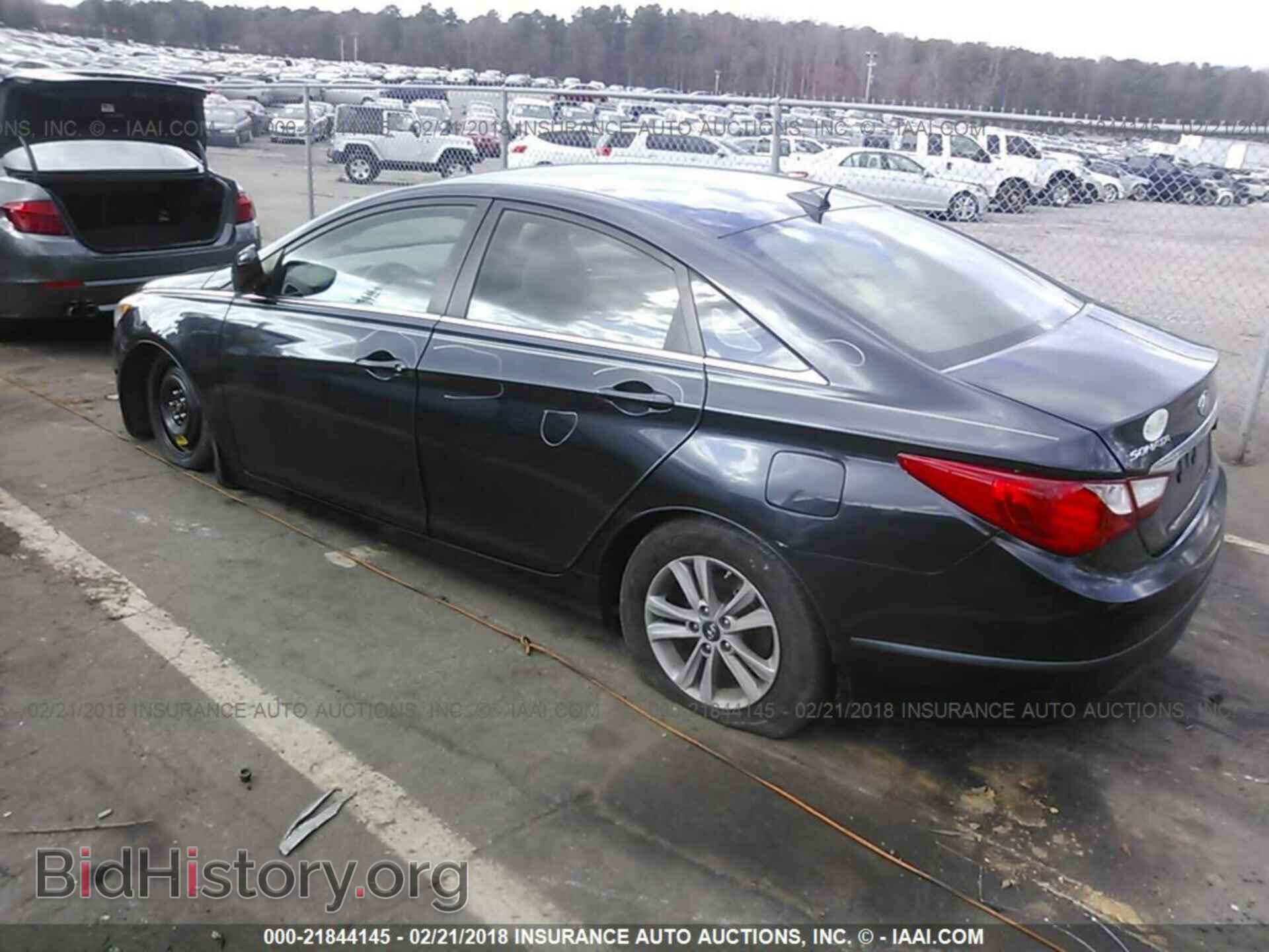 2012 Hyundai Sonata - VIN: 5NPEB4AC3CH348074 - Photo 3