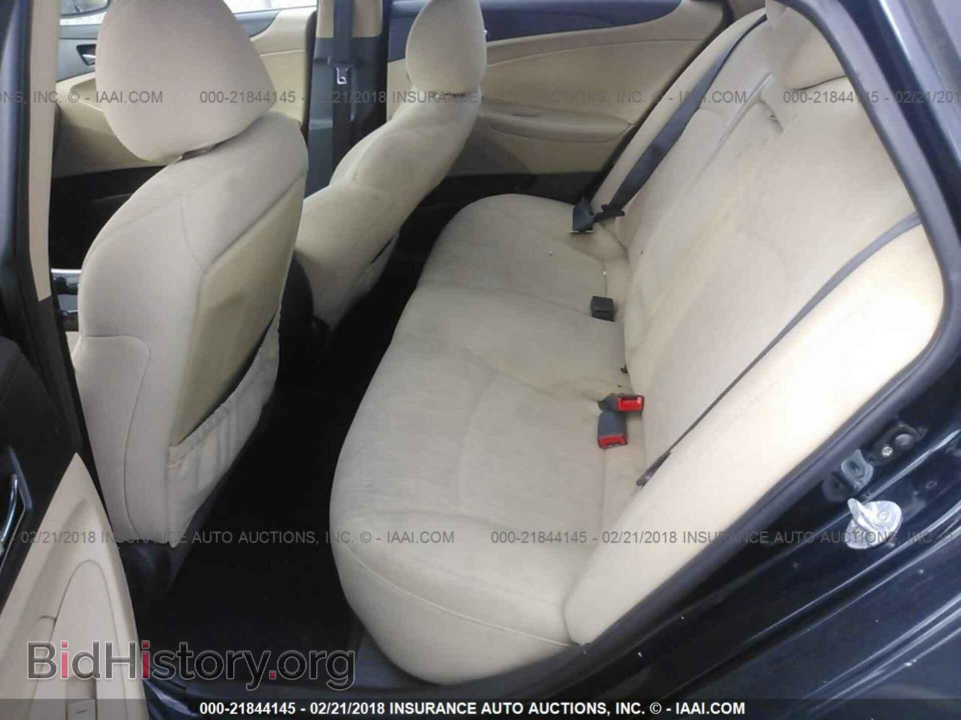 2012 Hyundai Sonata - VIN: 5NPEB4AC3CH348074 - Photo 8