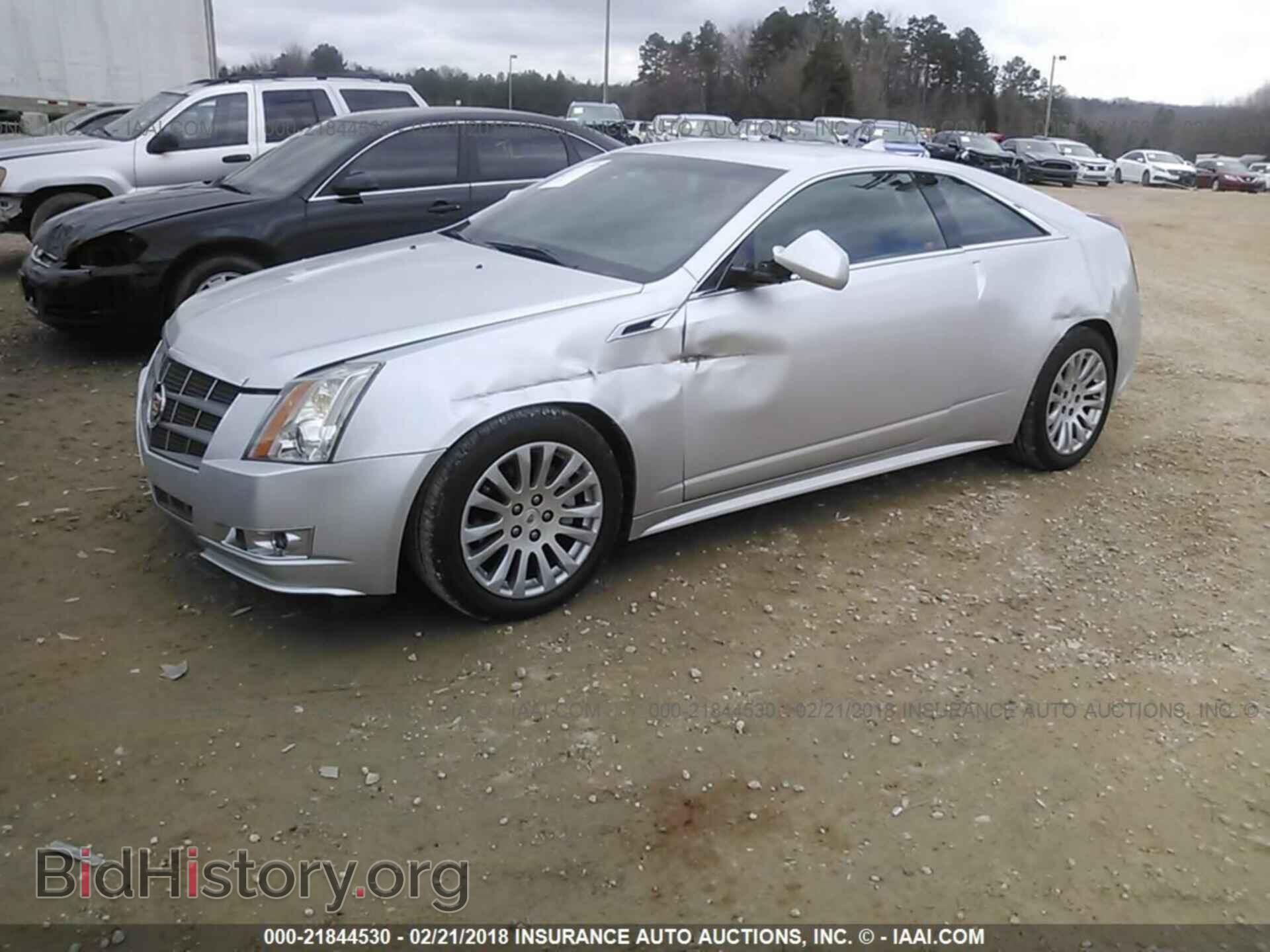 2011 Cadillac Cts - VIN: 1G6DJ1ED5B0127185 - Фото 2