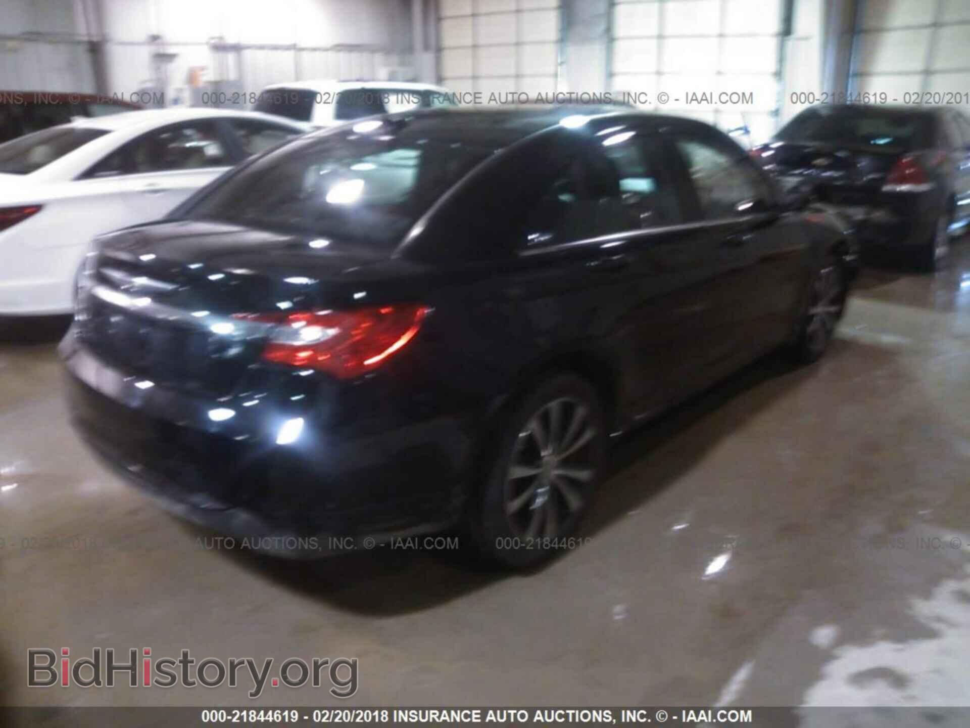 2012 Chrysler 200 - VIN: 1C3CCBBG9CN306202 - Фото 4