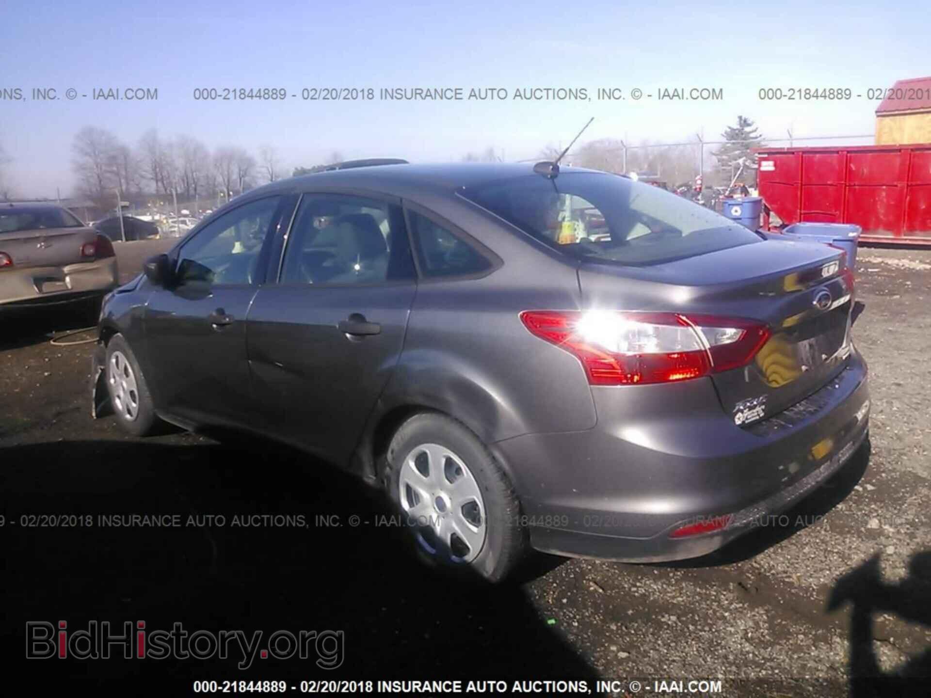 2013 Ford Focus - VIN: 1FADP3E21DL368724 - Photo 3
