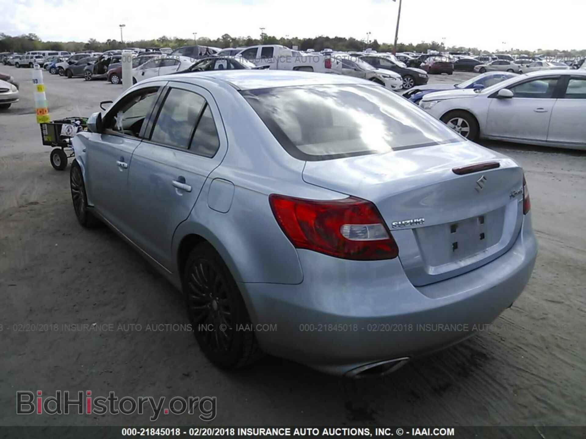 2012 Suzuki Kizashi - VIN: JS2RF9A30C6100173 - Photo 3