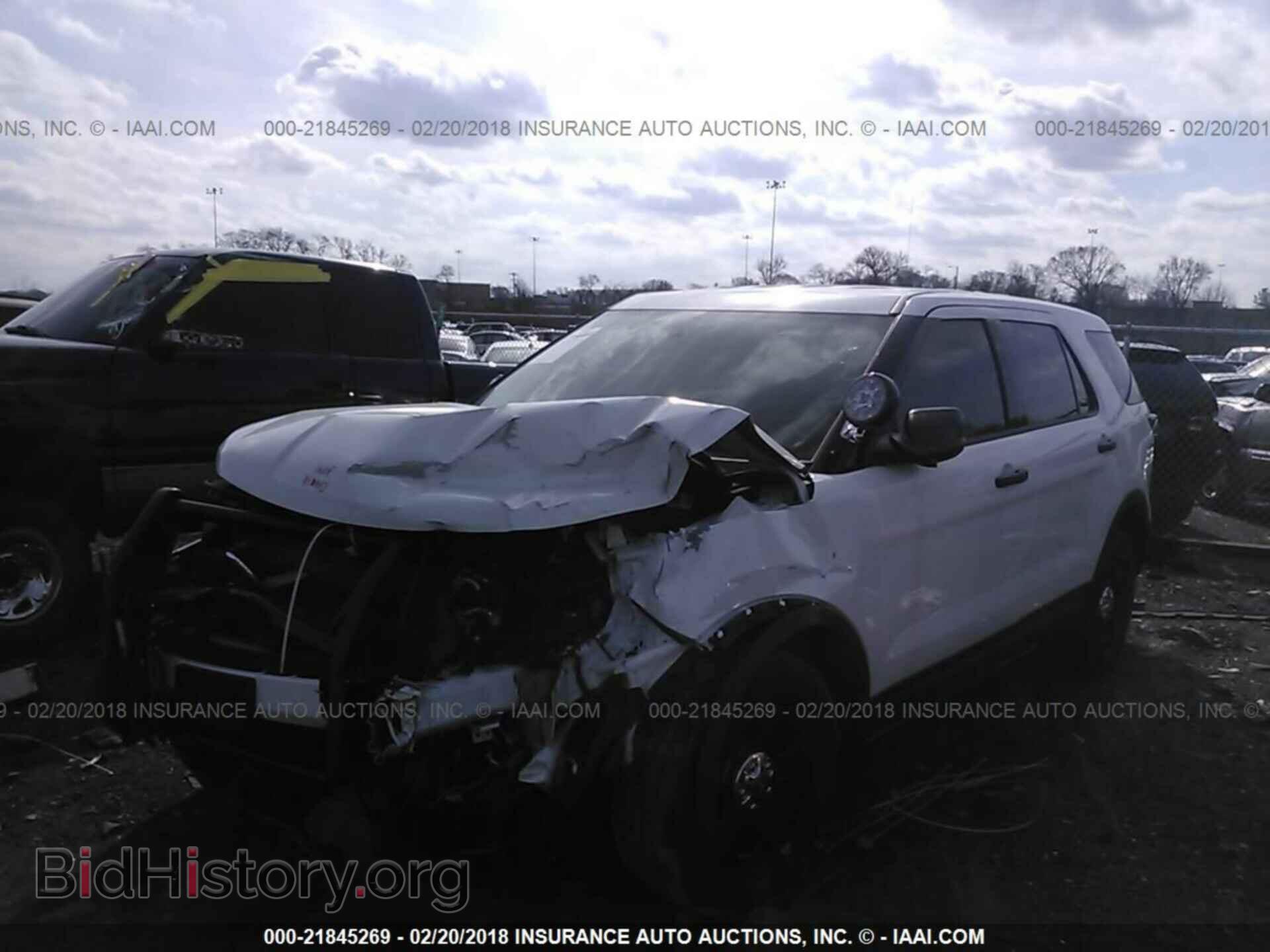 2017 Ford Explorer - VIN: 1FM5K8ARXHGE15496 - Photo 2