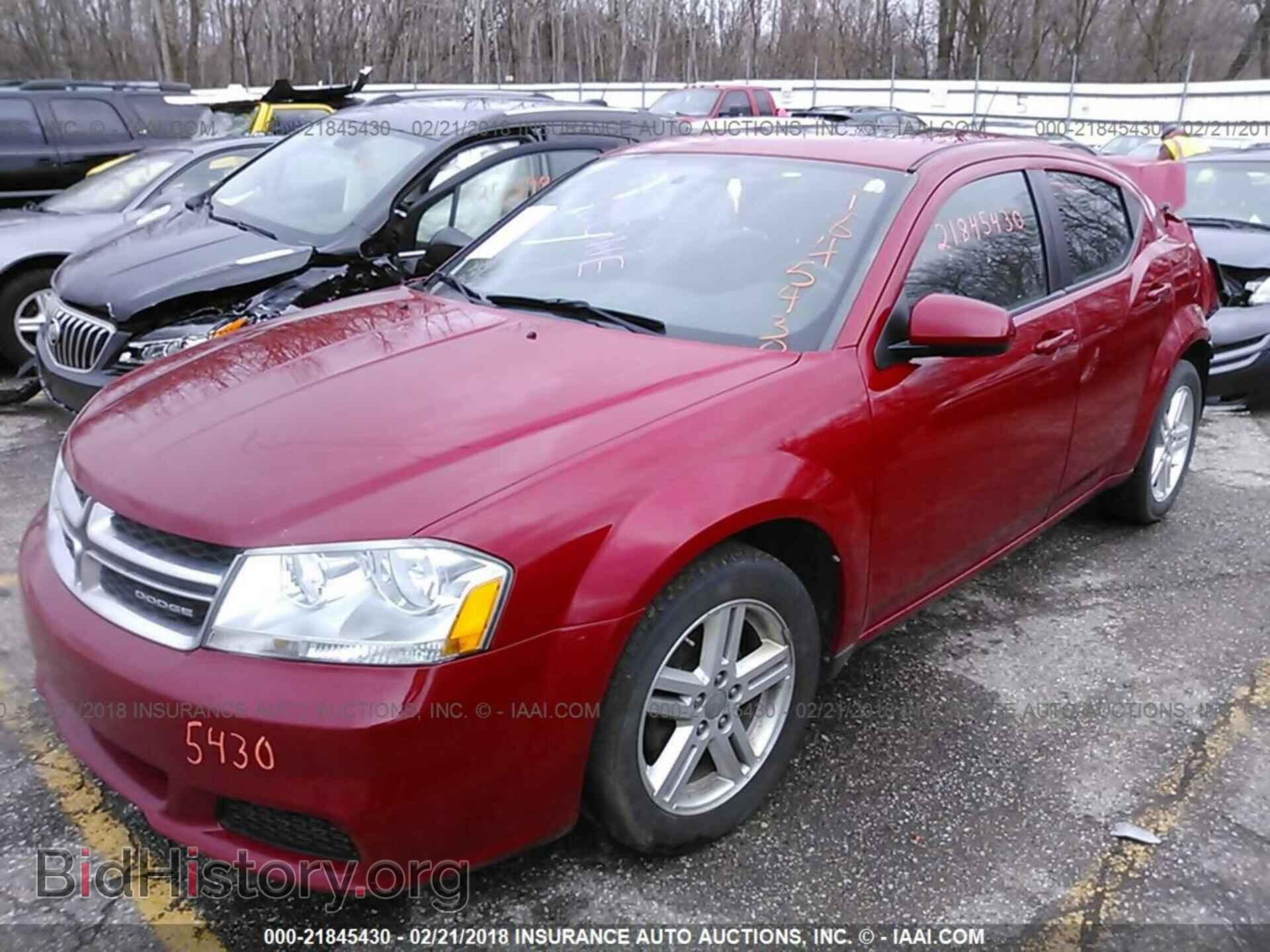 2011 Dodge Avenger - VIN: 1B3BD1FB8BN536889 - Фото 2