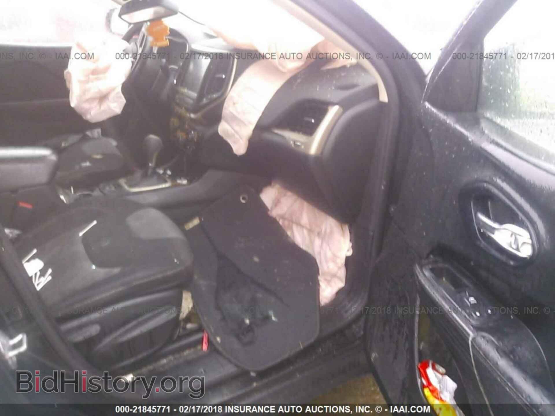 2014 Jeep Cherokee - VIN: 1C4PJLCB0EW288536 - Photo 5