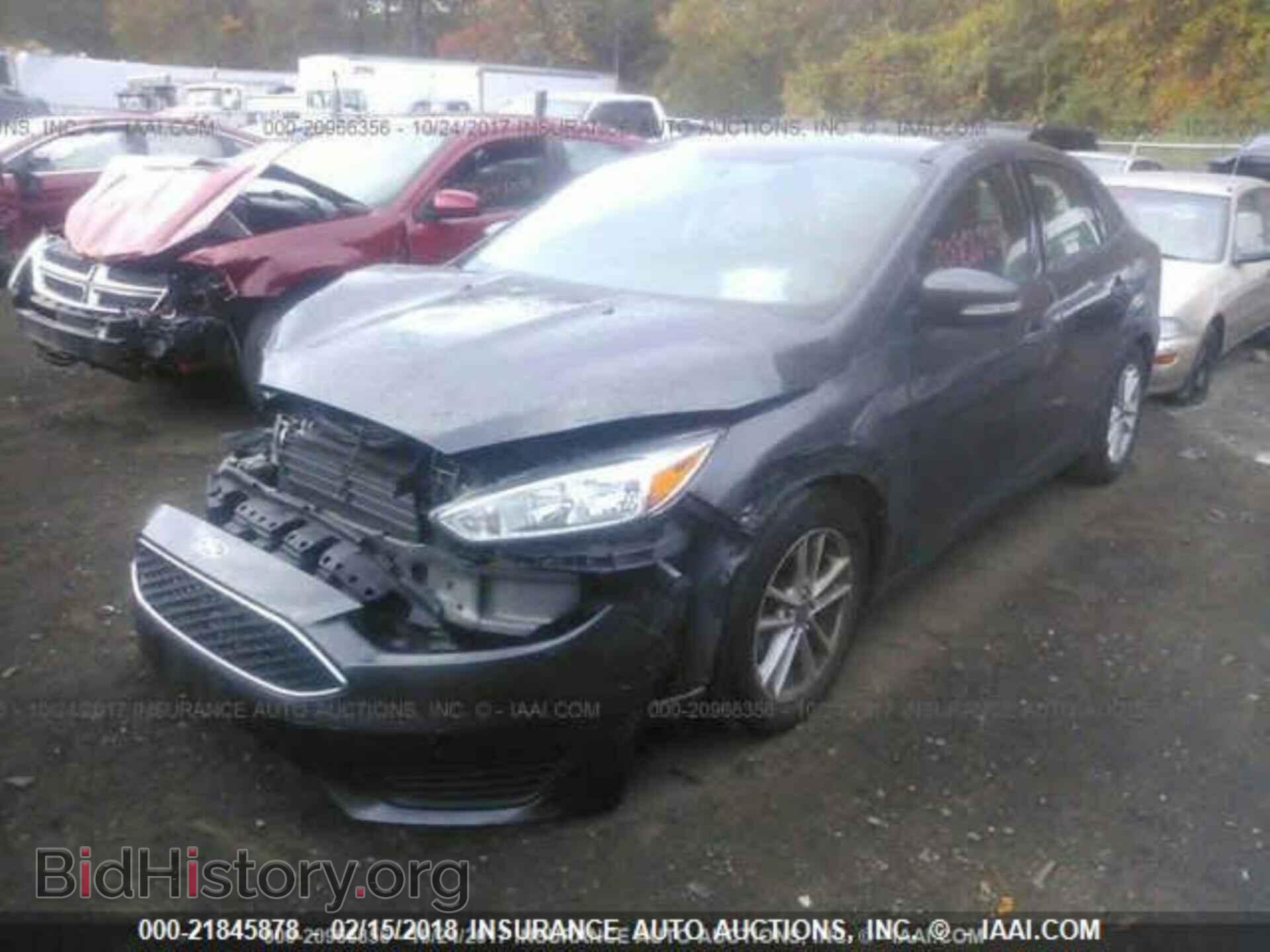 2015 Ford Focus - VIN: 1FADP3F27FL325734 - Фото 2