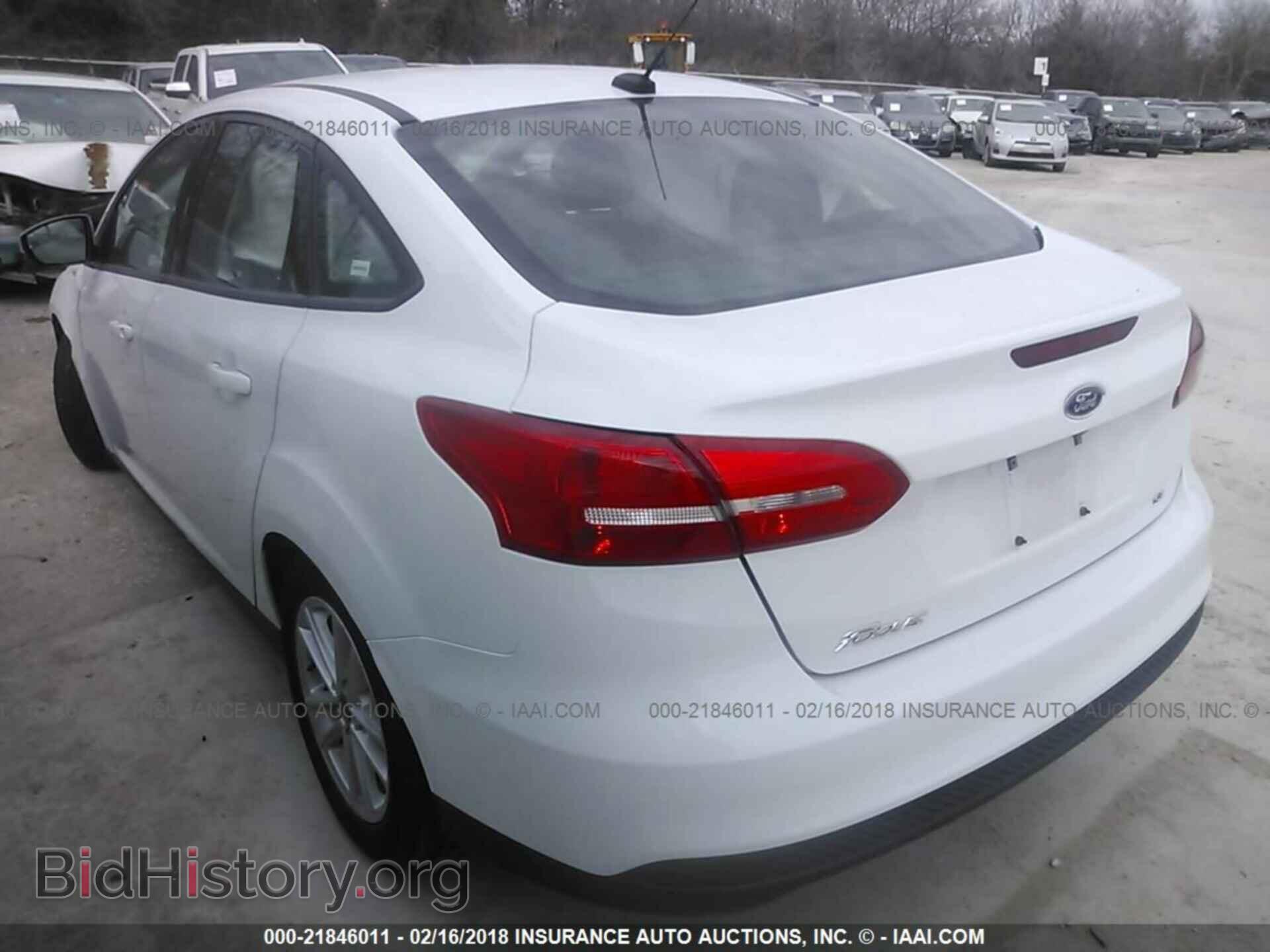 2017 Ford Focus - VIN: 1FADP3F25HL272003 - Photo 3