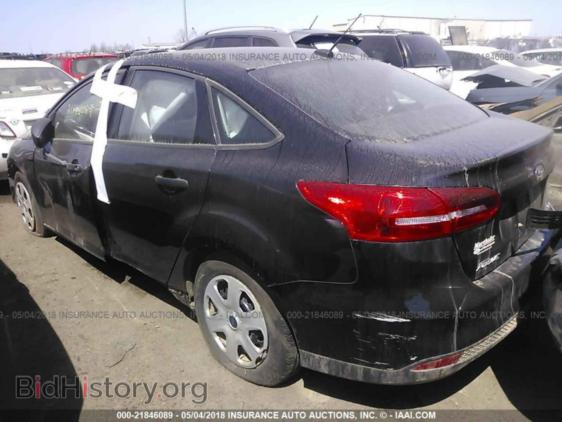 2017 Ford Focus - VIN: 1FADP3E25HL245479 - Фото 3