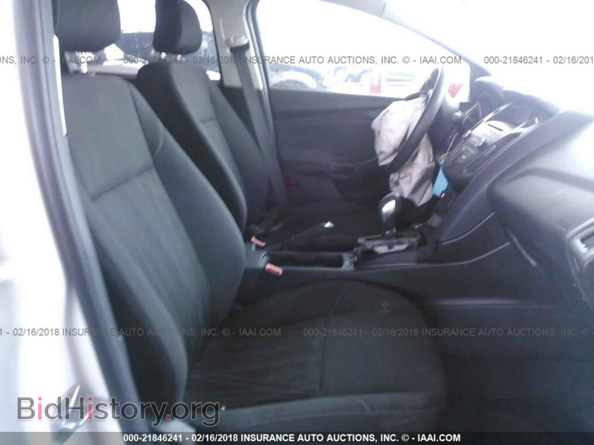 2016 Ford Focus - VIN: 1FADP3E28GL369809 - Photo 5