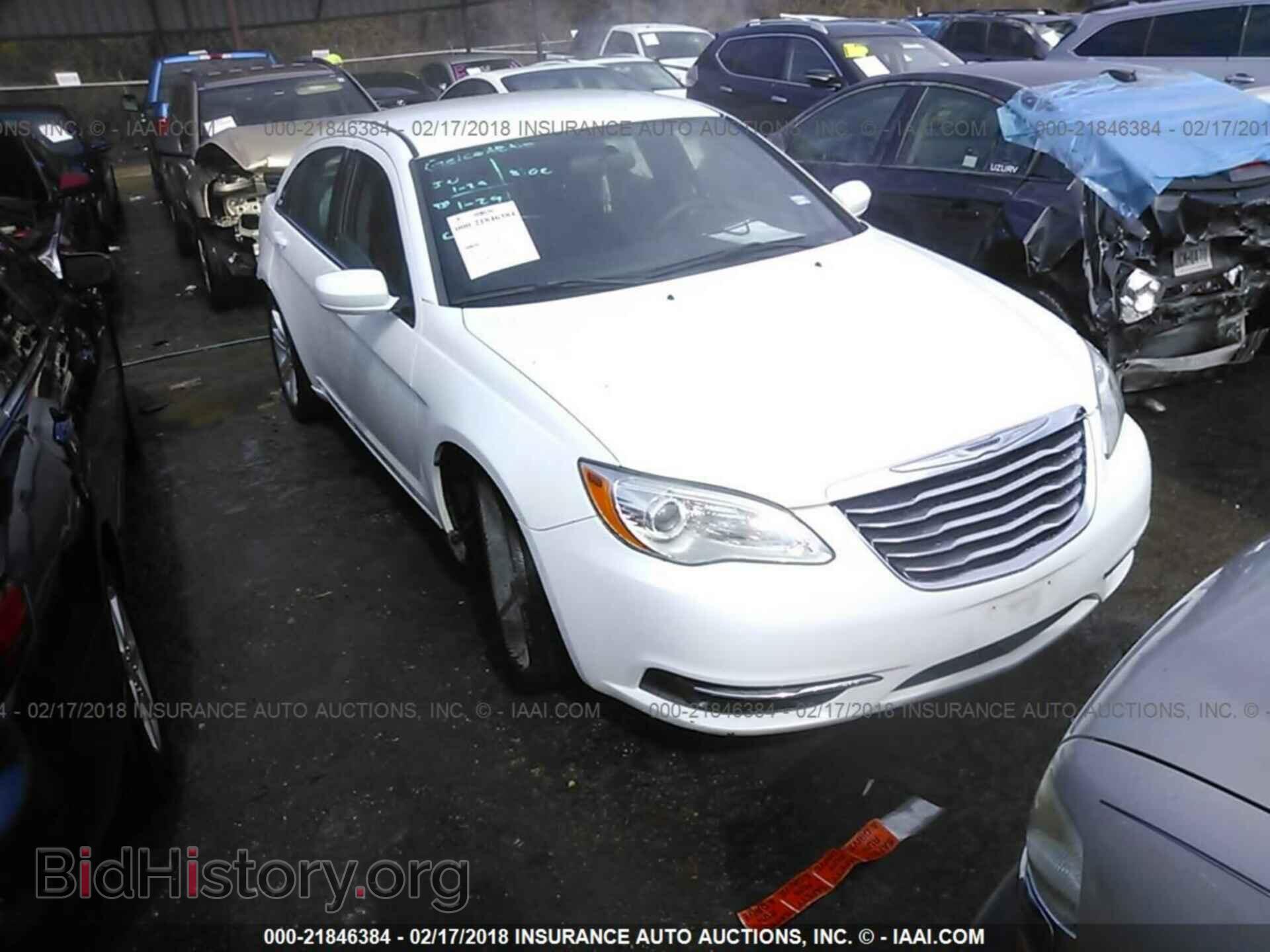 Photo 1C3CCBAB5DN704451 - Chrysler 200 2013
