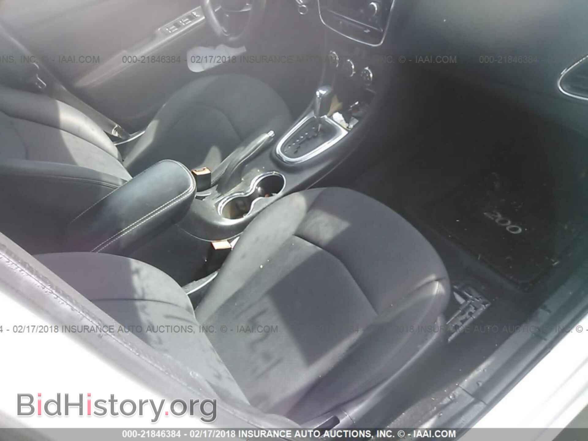 2013 Chrysler 200 - VIN: 1C3CCBAB5DN704451 - Фото 5