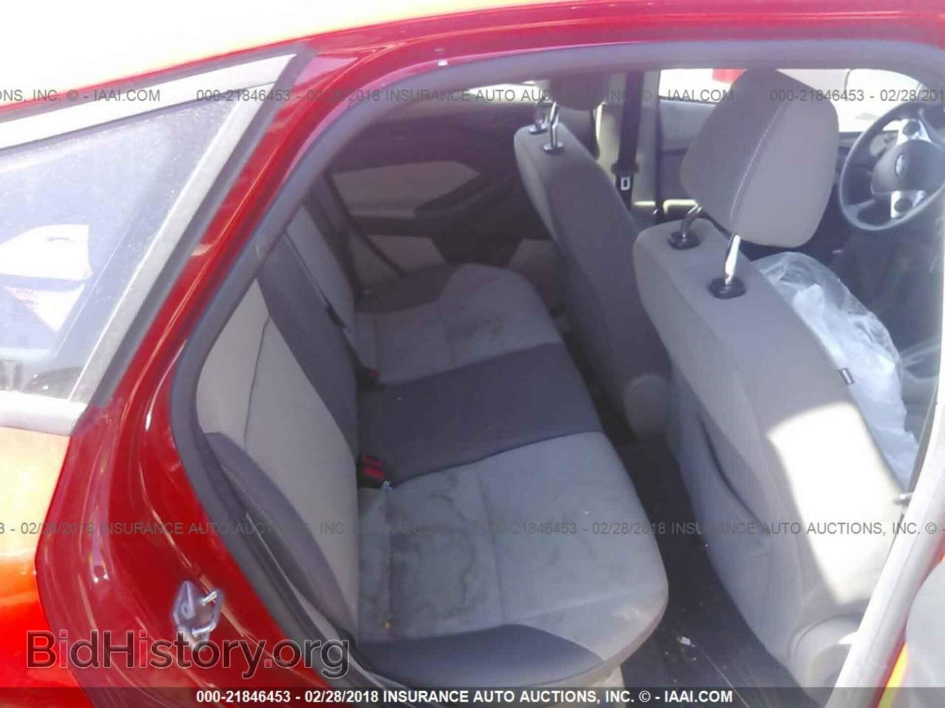 2012 Ford Focus - VIN: 1FAHP3K27CL178074 - Photo 8