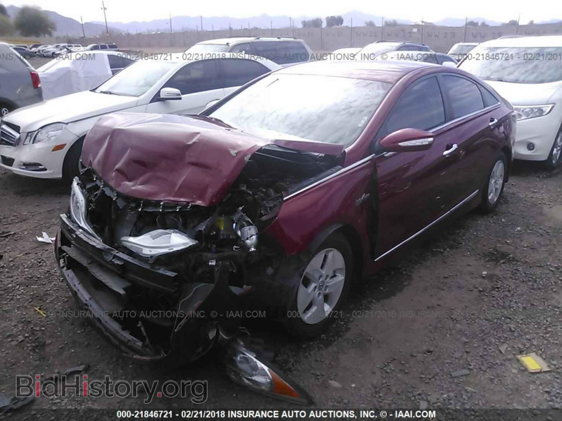 2012 Hyundai Sonata - VIN: KMHEC4A43CA034823 - Фото 2